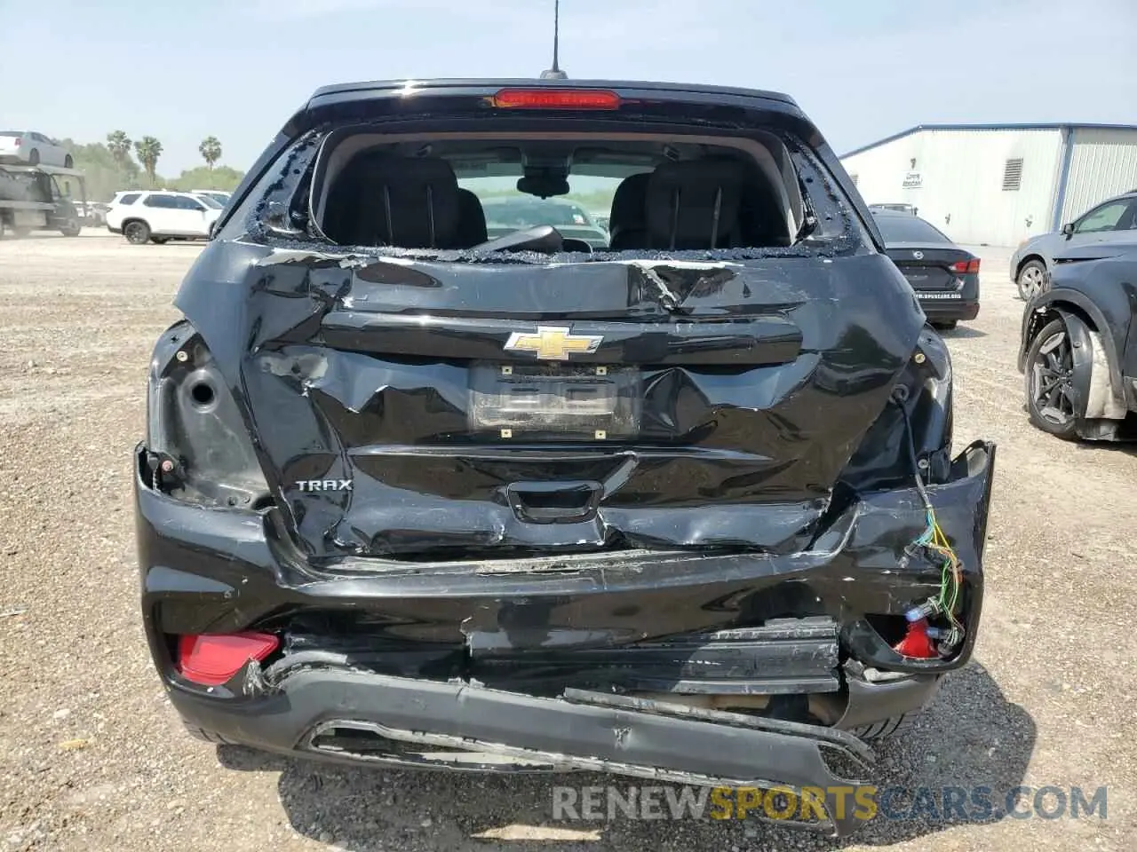 6 fotografías del automóvil dañado KL7CJKSB0LB043621 CHEVROLET TRAX 2020
