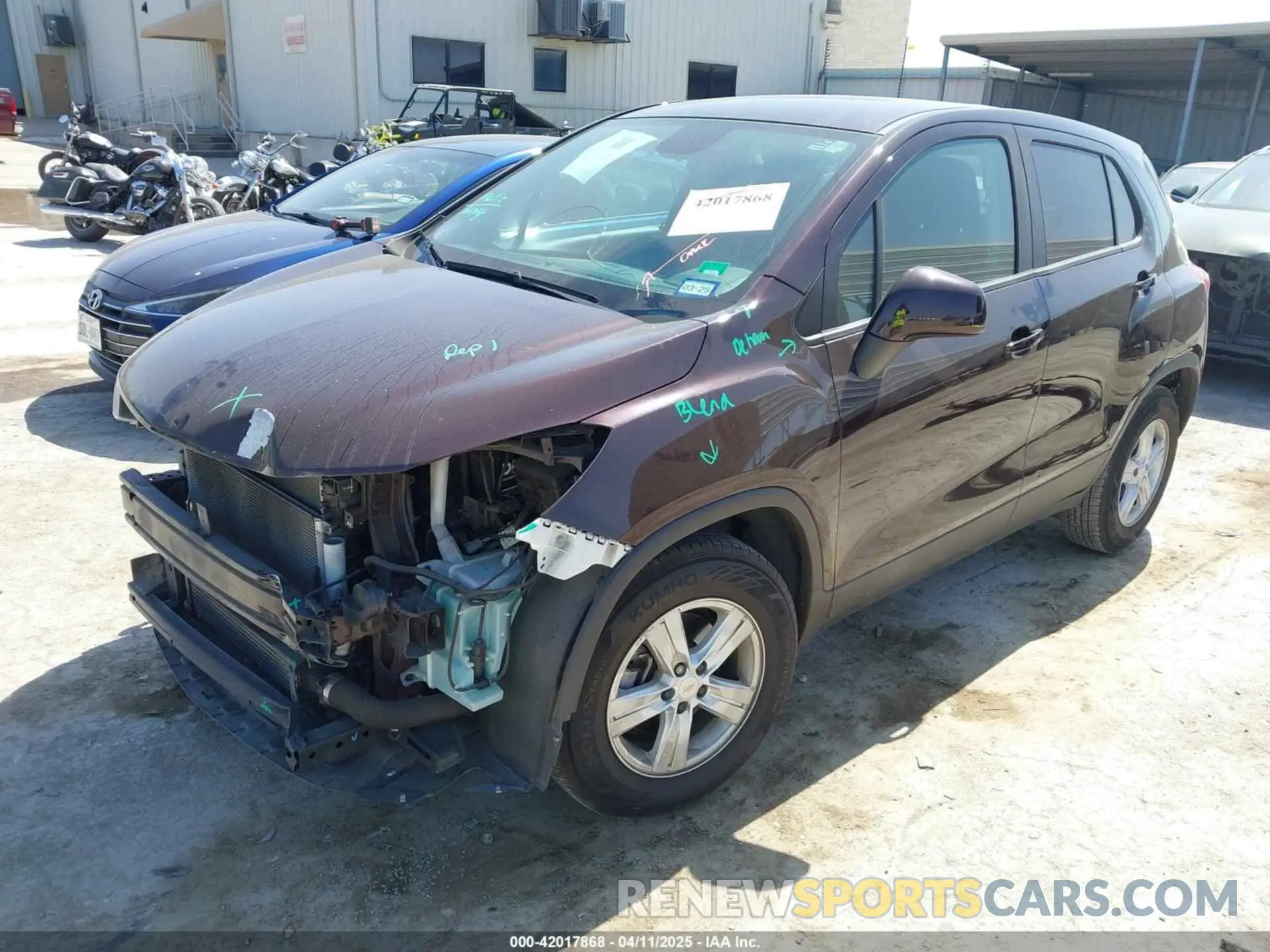 2 fotografías del automóvil dañado KL7CJKSB0LB338704 CHEVROLET TRAX 2020