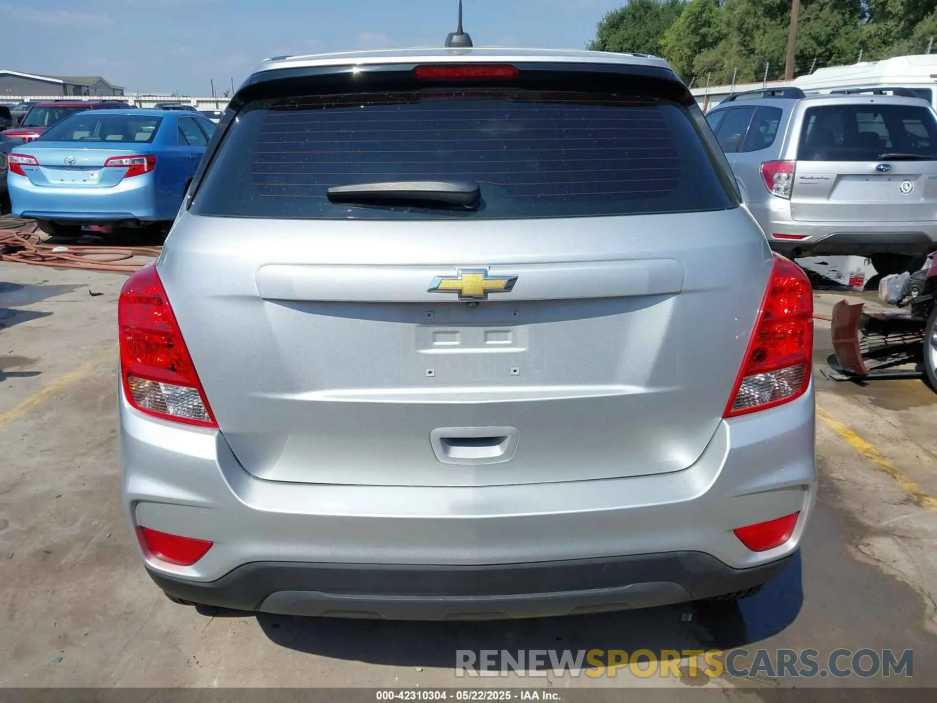 16 fotografías del automóvil dañado KL7CJKSB1LB039707 CHEVROLET TRAX 2020