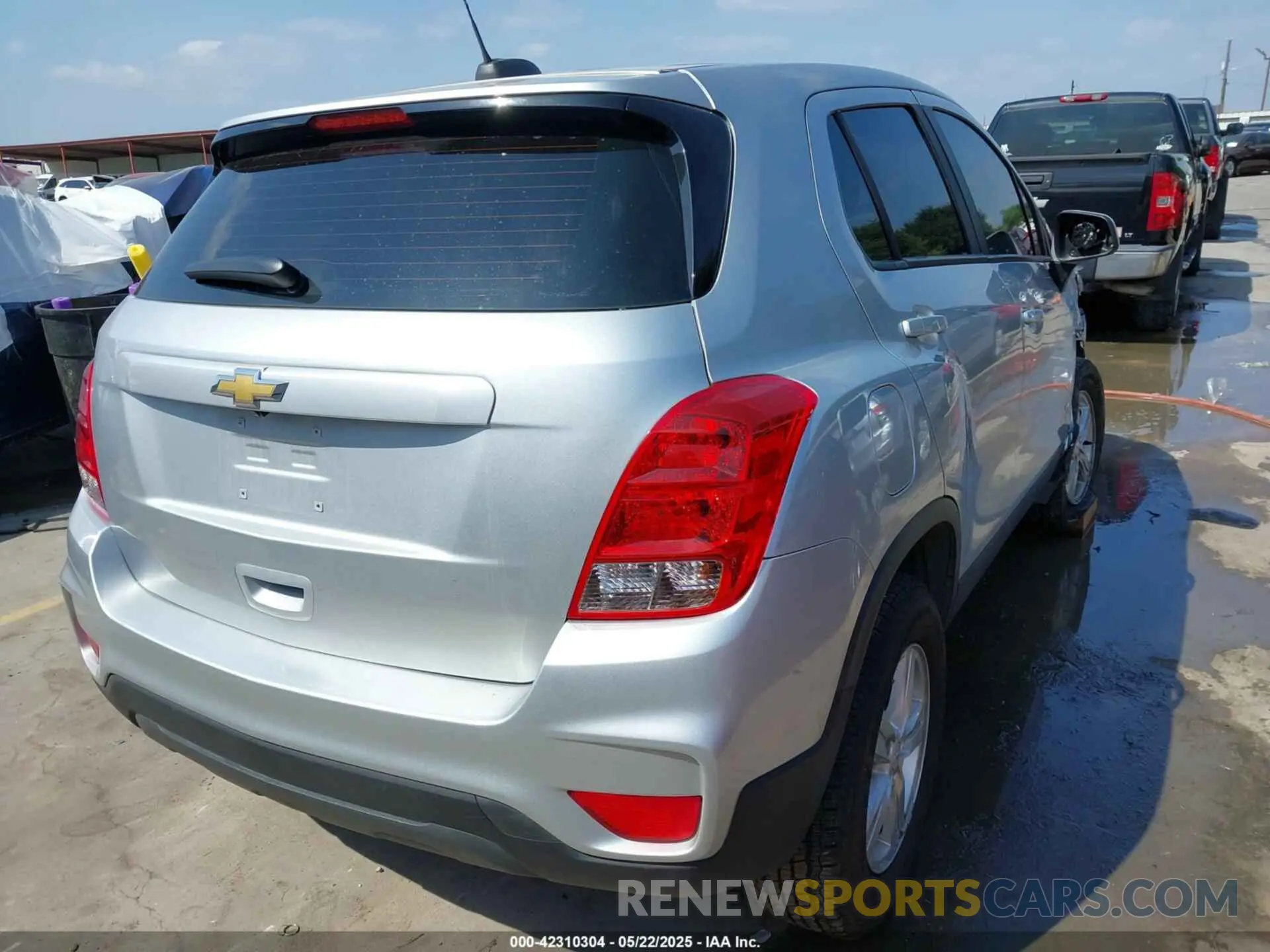 4 fotografías del automóvil dañado KL7CJKSB1LB039707 CHEVROLET TRAX 2020