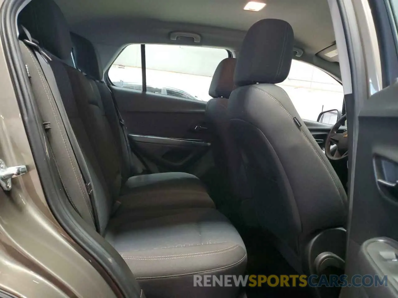 11 fotografías del automóvil dañado KL7CJKSB1LB342017 CHEVROLET TRAX 2020