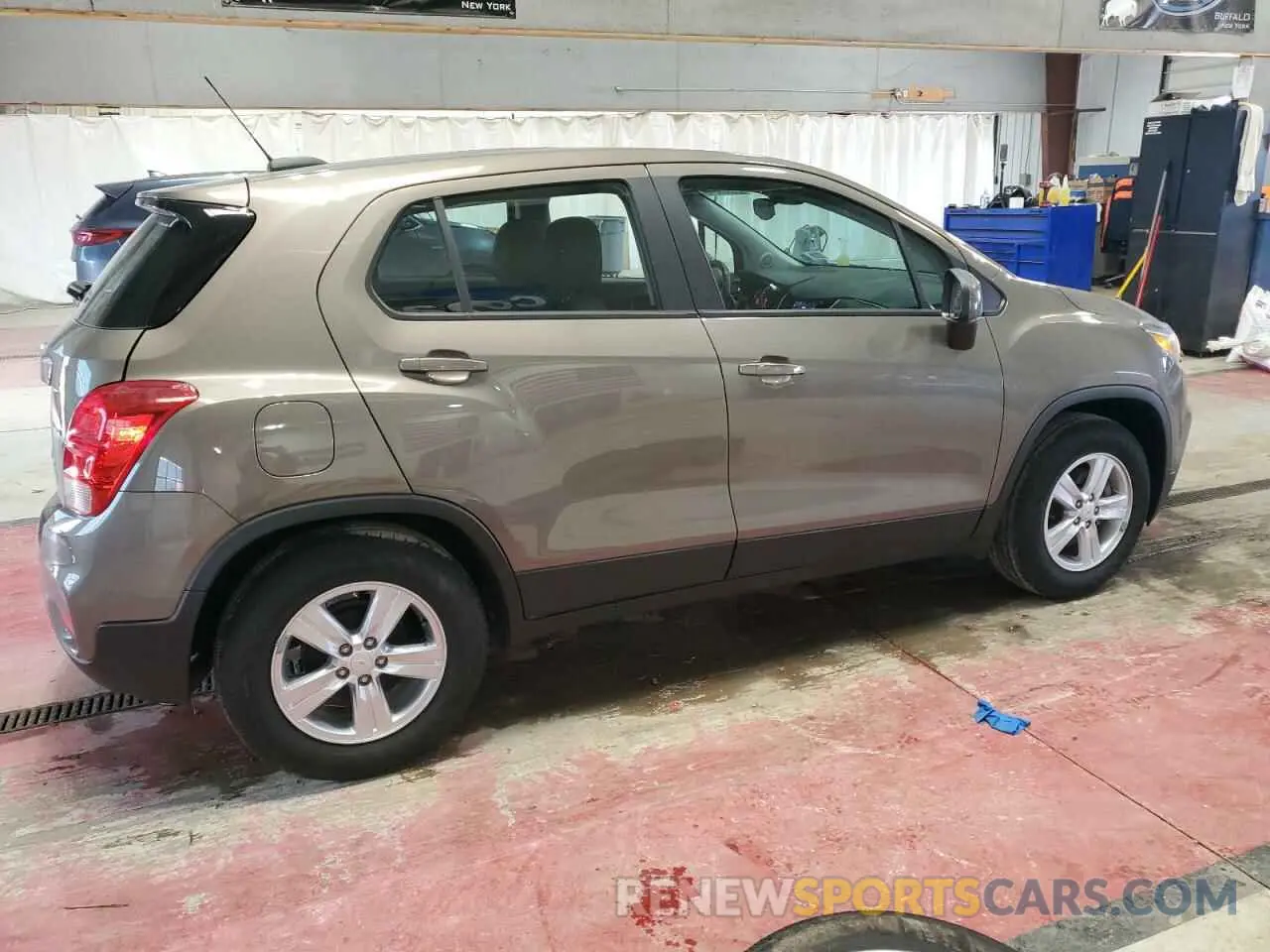 3 fotografías del automóvil dañado KL7CJKSB1LB342017 CHEVROLET TRAX 2020