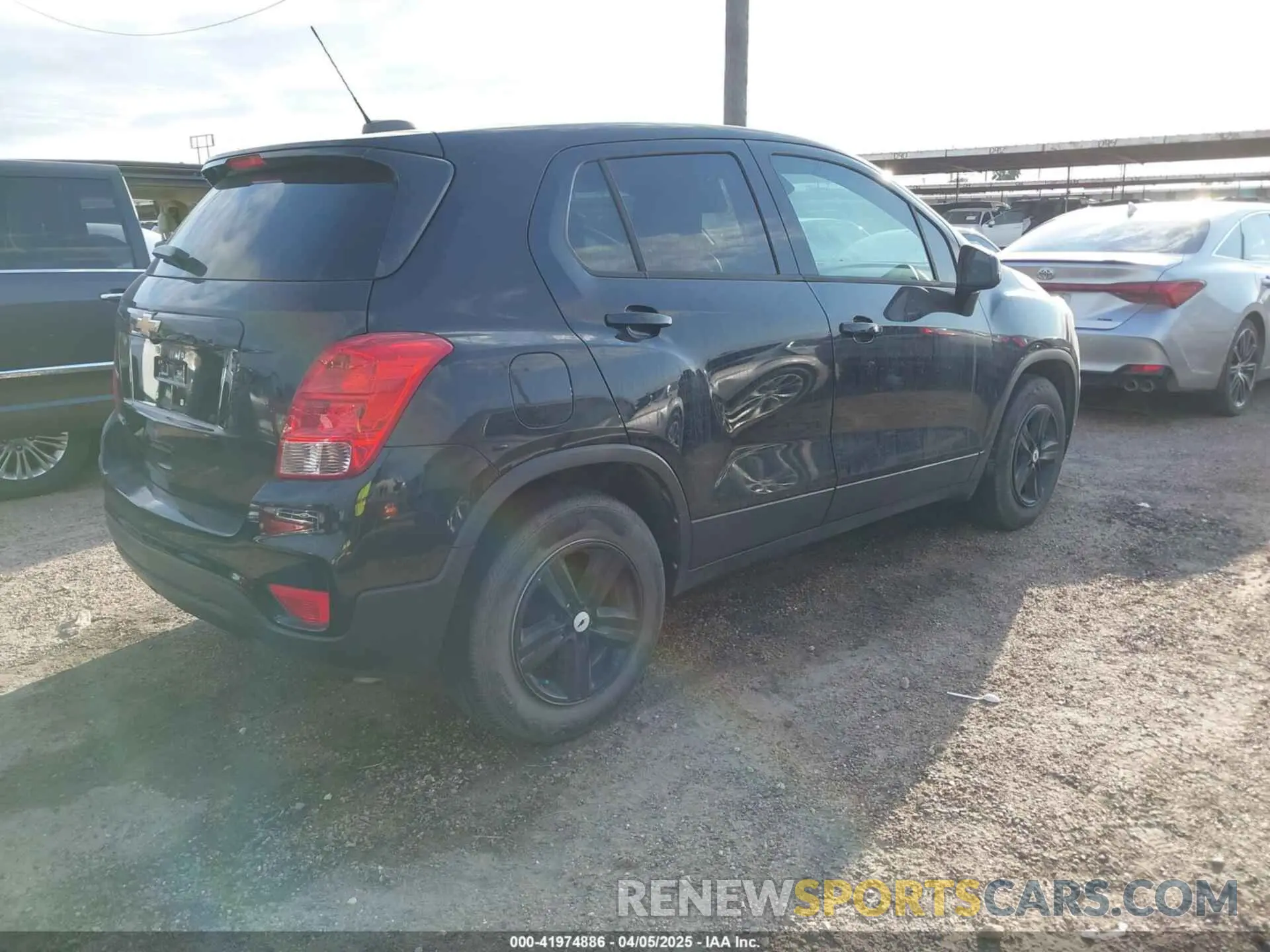 4 fotografías del automóvil dañado KL7CJKSB2LB065409 CHEVROLET TRAX 2020