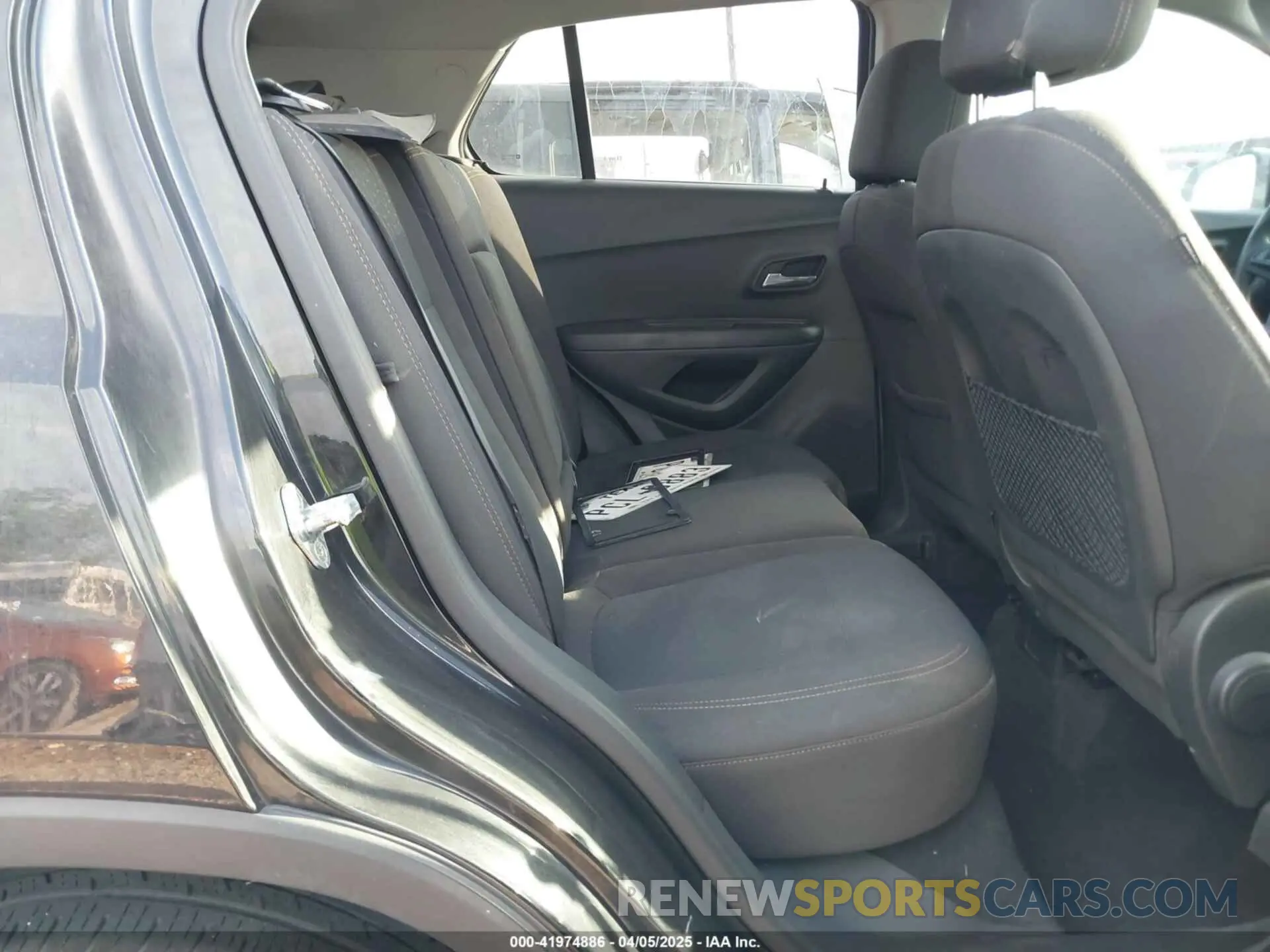 8 fotografías del automóvil dañado KL7CJKSB2LB065409 CHEVROLET TRAX 2020