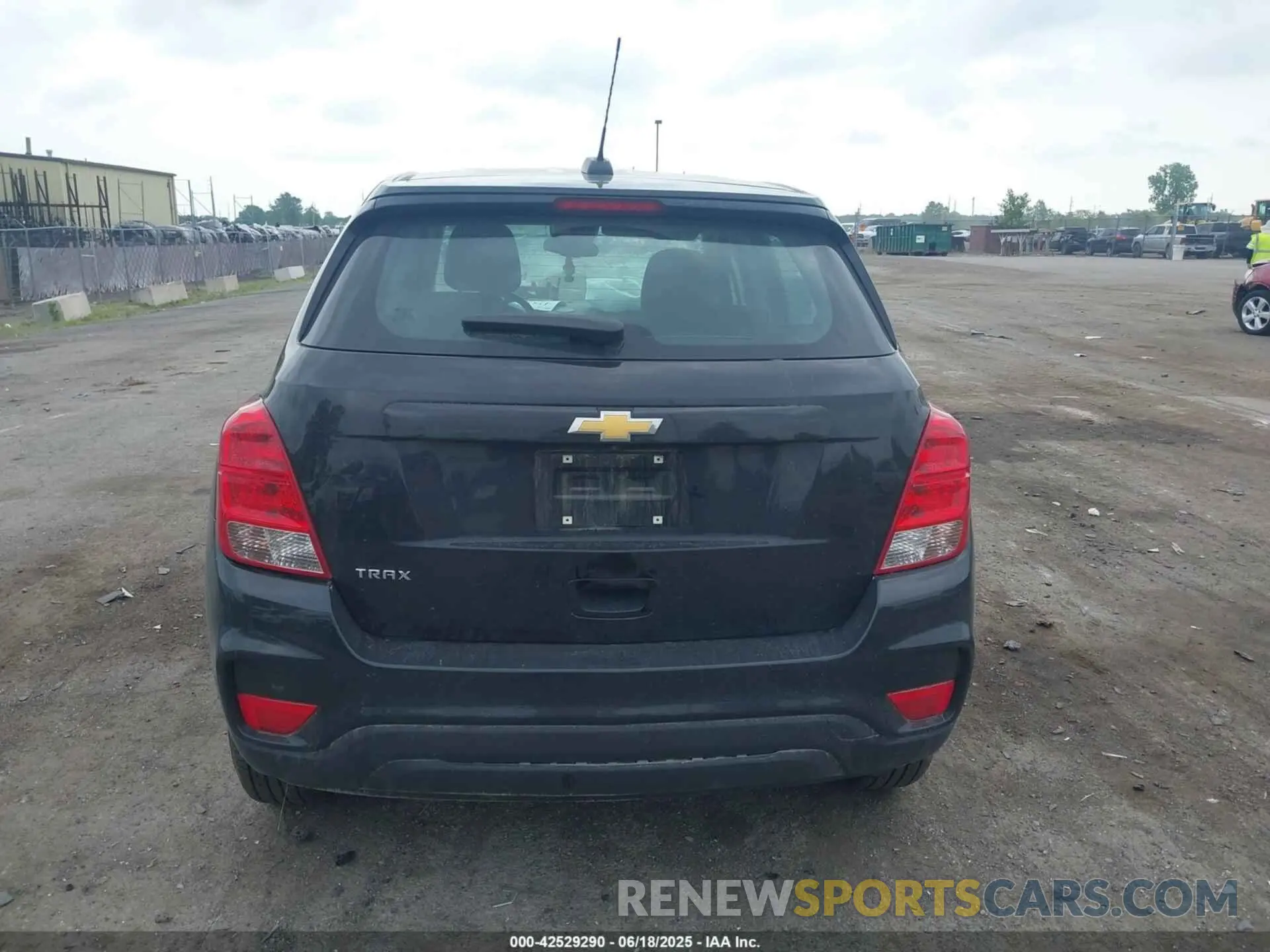 16 fotografías del automóvil dañado KL7CJKSB2LB086759 CHEVROLET TRAX 2020