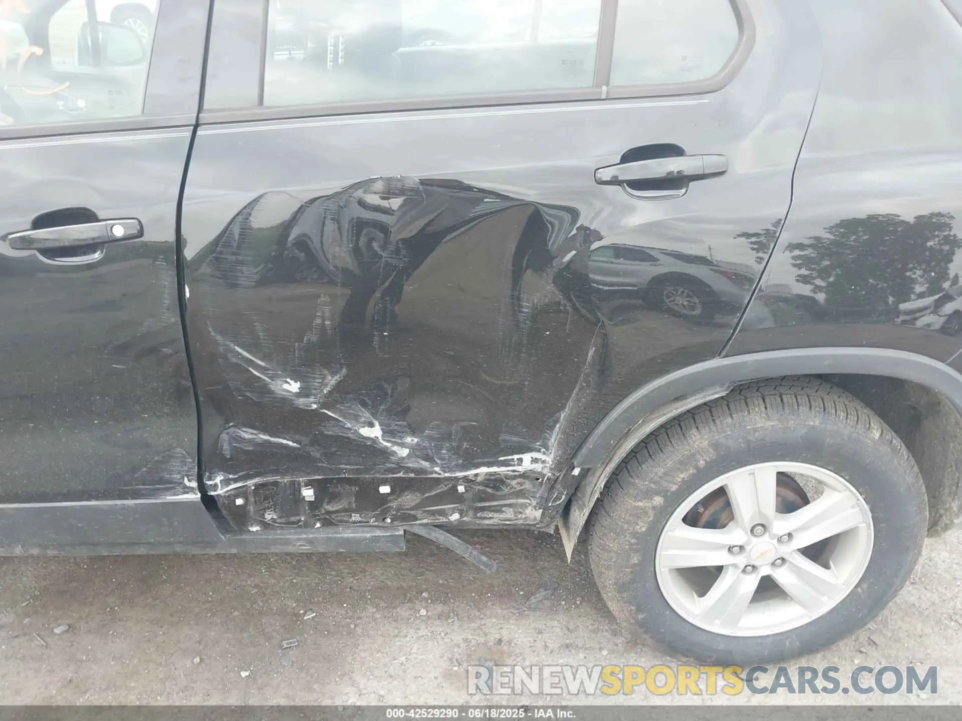 17 fotografías del automóvil dañado KL7CJKSB2LB086759 CHEVROLET TRAX 2020