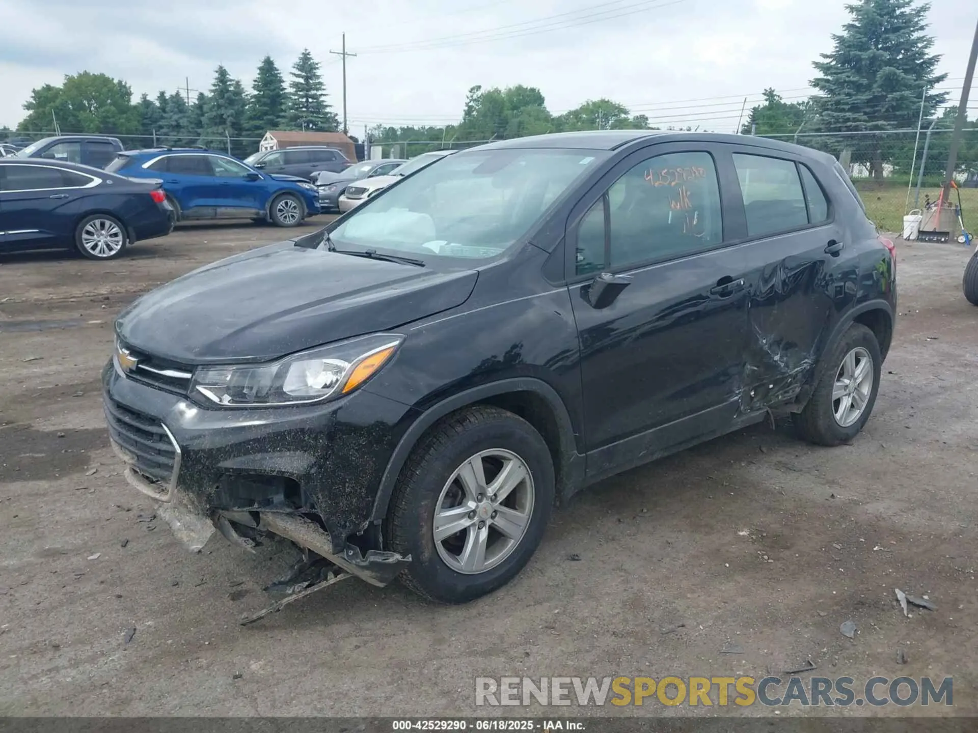 2 fotografías del automóvil dañado KL7CJKSB2LB086759 CHEVROLET TRAX 2020