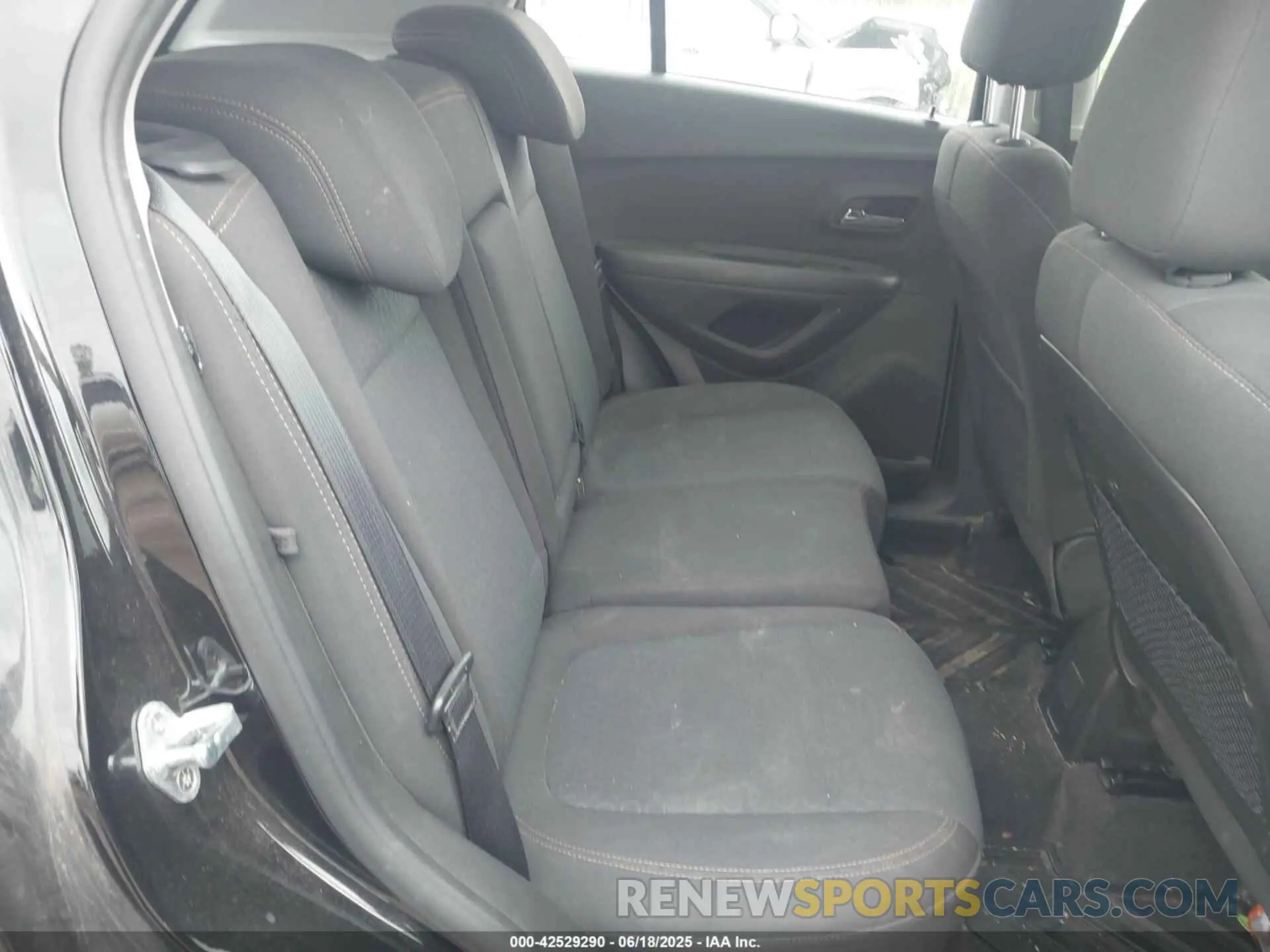 8 fotografías del automóvil dañado KL7CJKSB2LB086759 CHEVROLET TRAX 2020