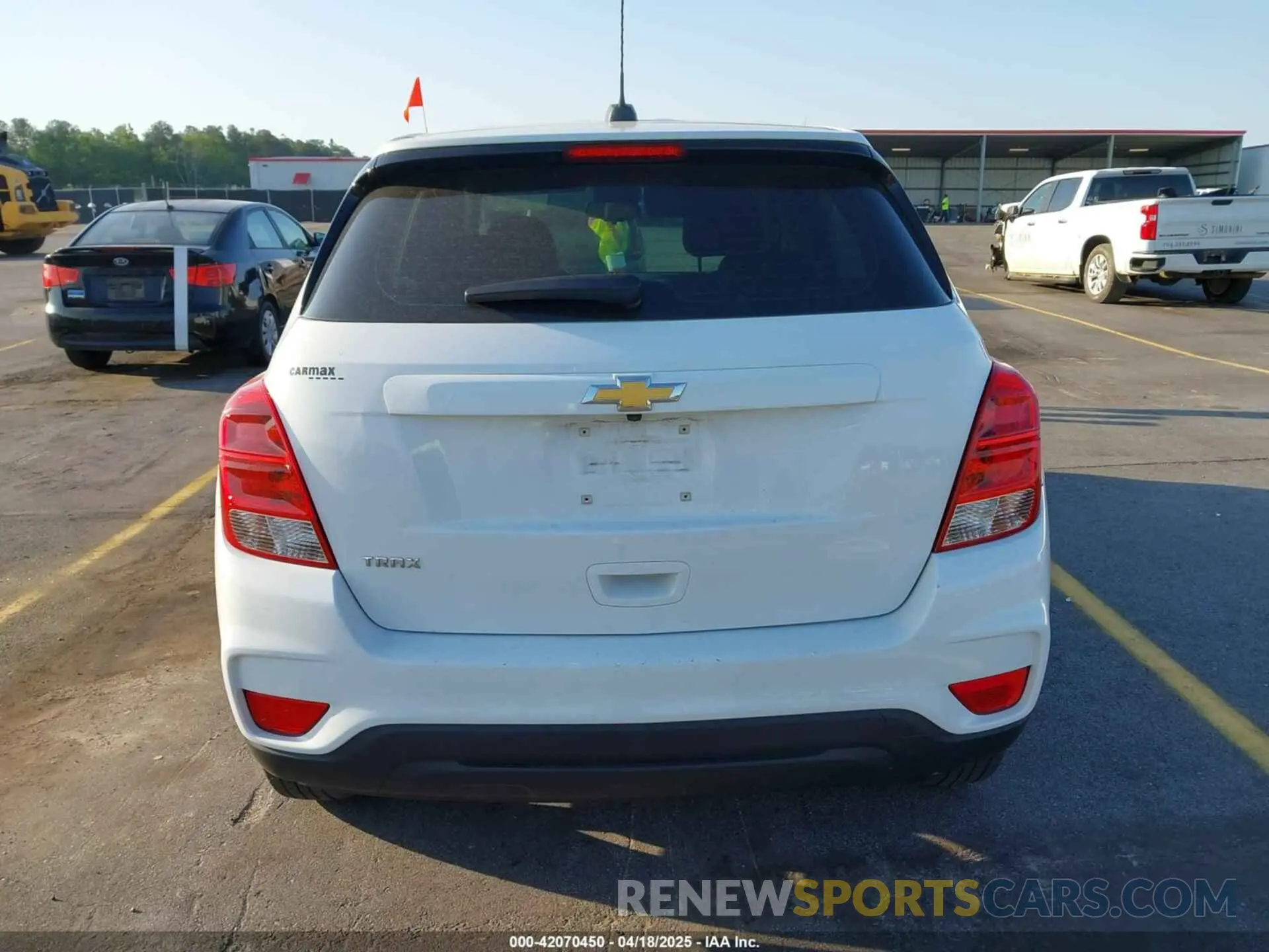 17 fotografías del automóvil dañado KL7CJKSB2LB316543 CHEVROLET TRAX 2020