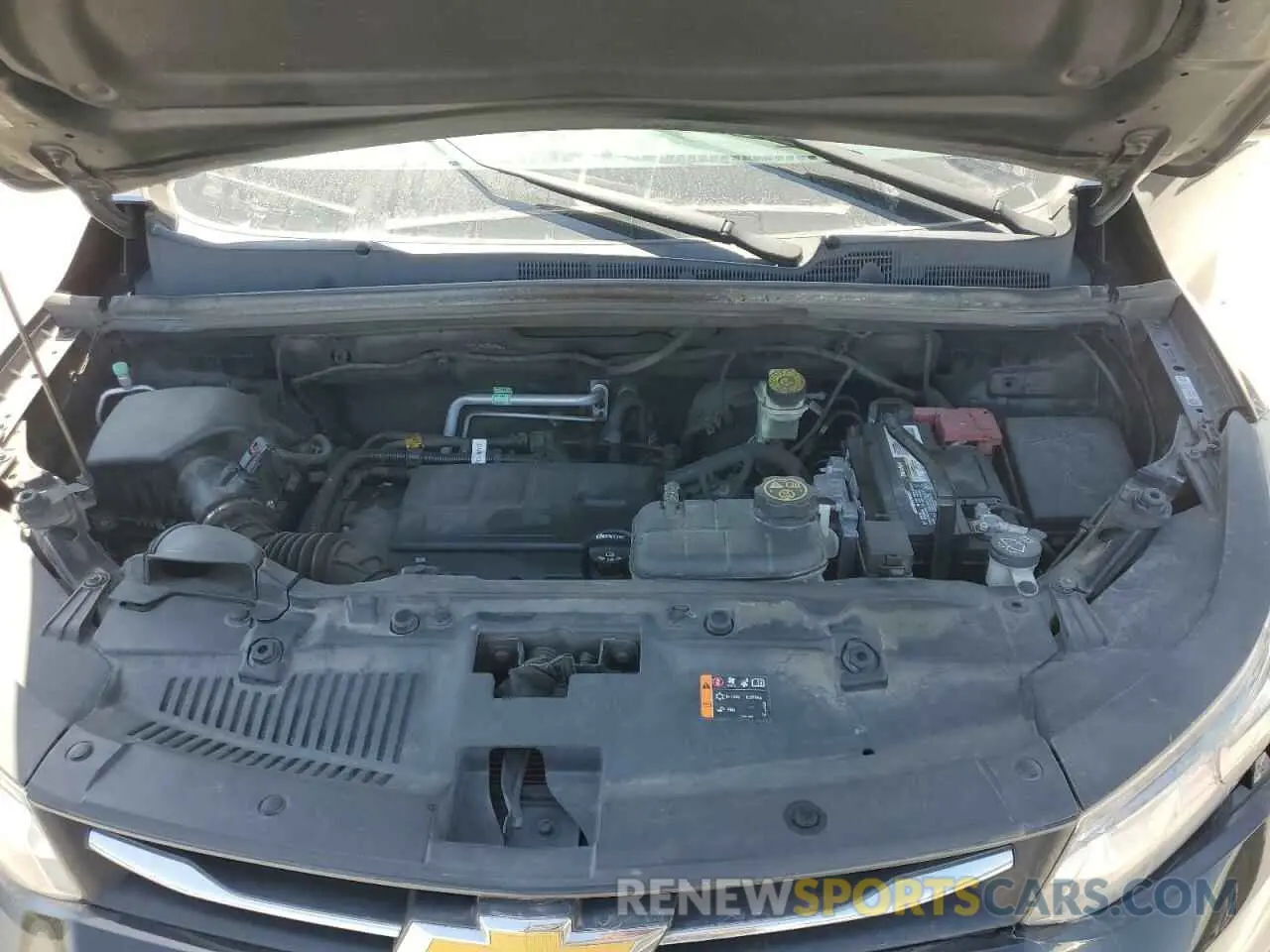 12 fotografías del automóvil dañado KL7CJKSB2LB318230 CHEVROLET TRAX 2020