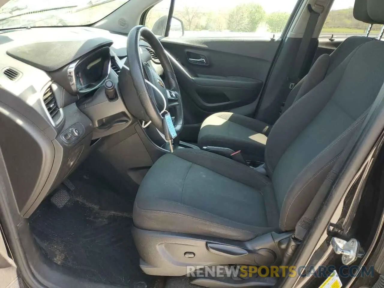 7 fotografías del automóvil dañado KL7CJKSB2LB318230 CHEVROLET TRAX 2020