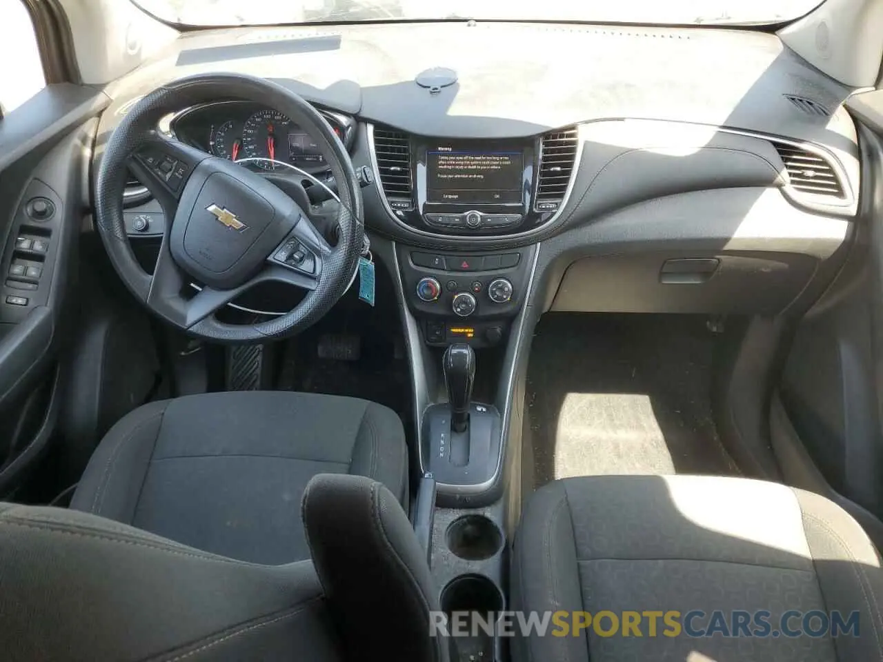 8 fotografías del automóvil dañado KL7CJKSB2LB318230 CHEVROLET TRAX 2020