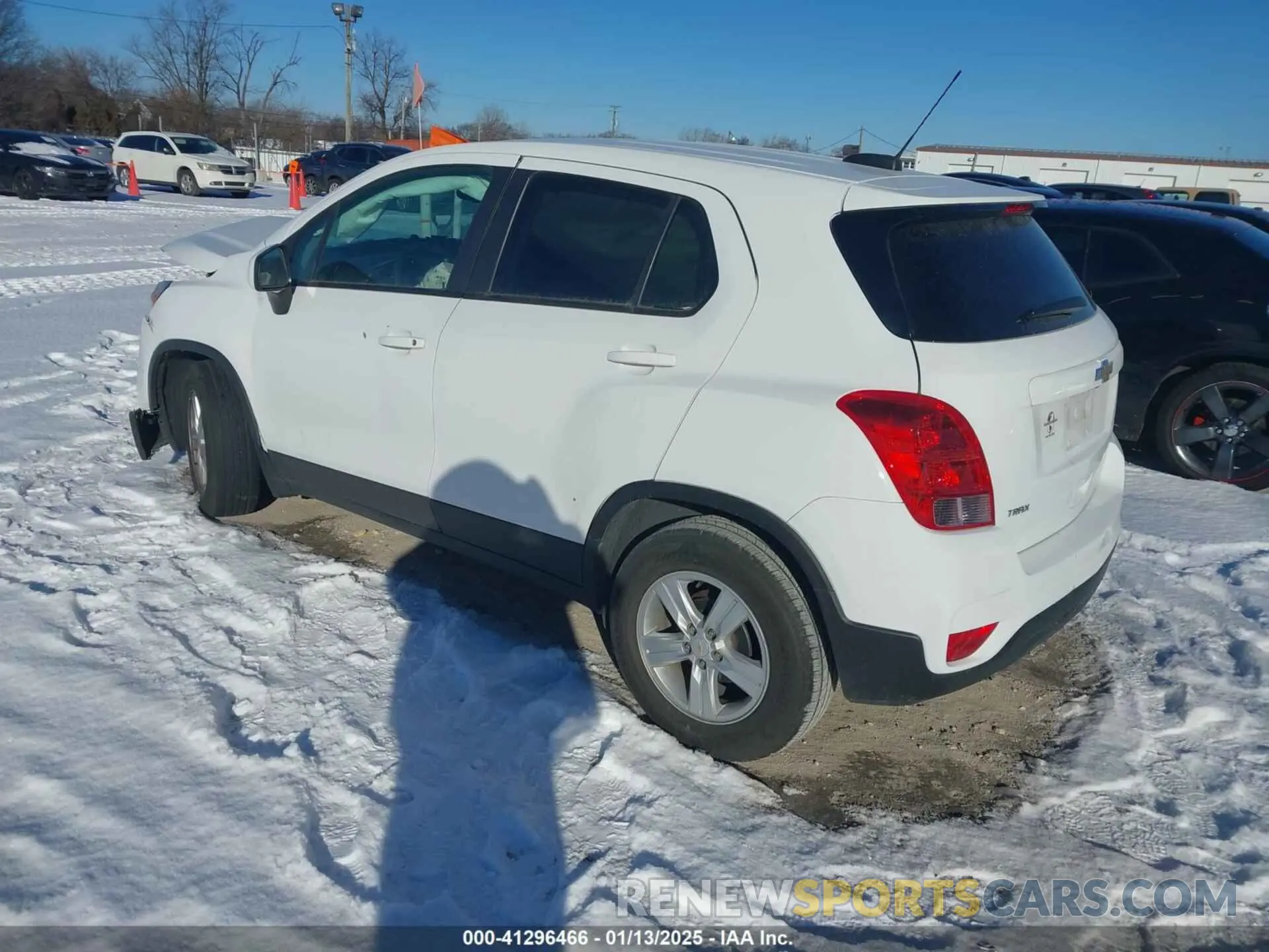3 fotografías del automóvil dañado KL7CJKSB2LB327588 CHEVROLET TRAX 2020