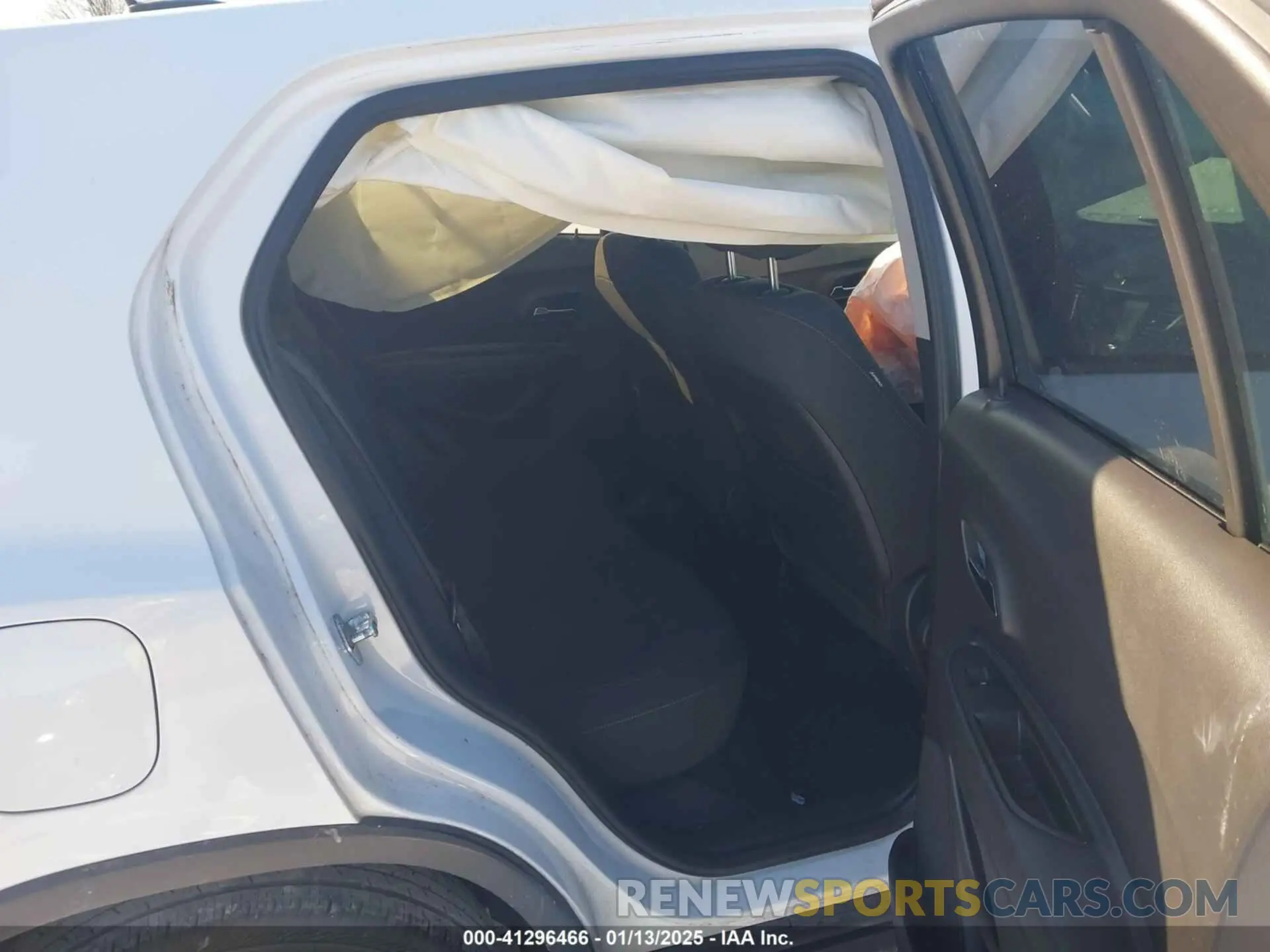 8 fotografías del automóvil dañado KL7CJKSB2LB327588 CHEVROLET TRAX 2020