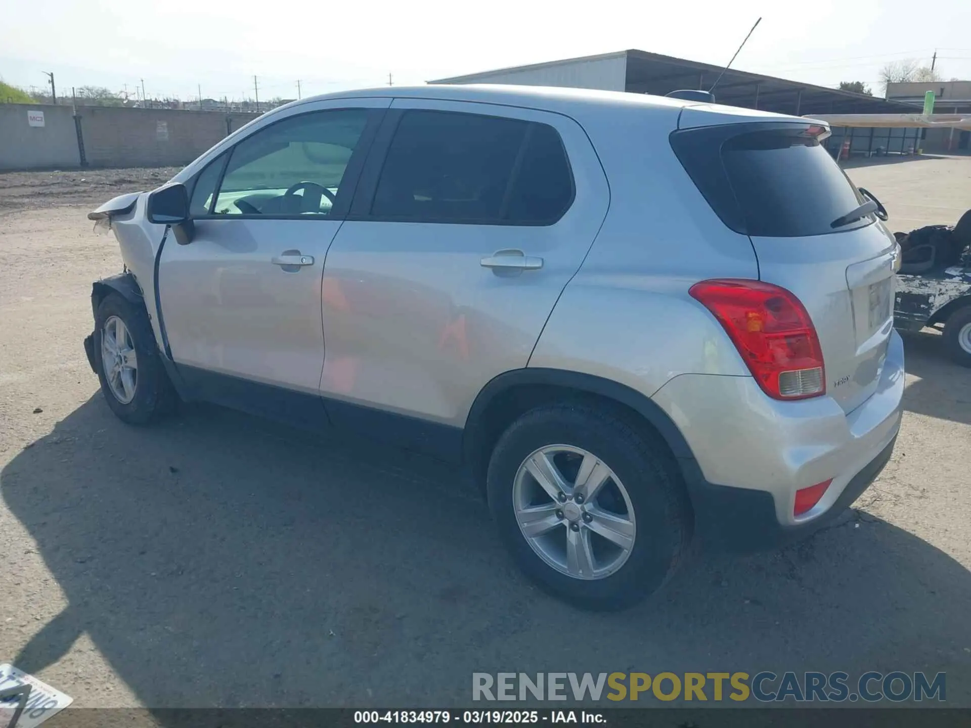 3 fotografías del automóvil dañado KL7CJKSB3LB022004 CHEVROLET TRAX 2020