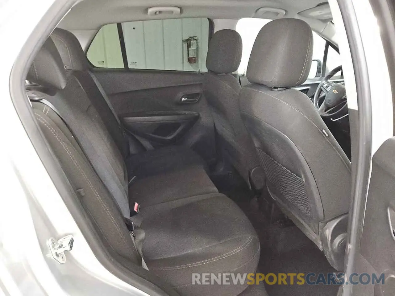 10 fotografías del automóvil dañado KL7CJKSB3LB027381 CHEVROLET TRAX 2020