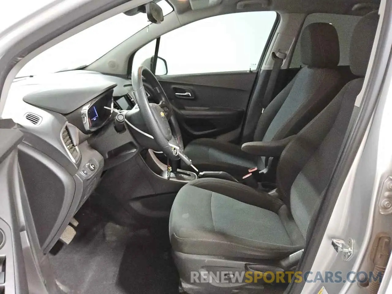 7 fotografías del automóvil dañado KL7CJKSB3LB027381 CHEVROLET TRAX 2020