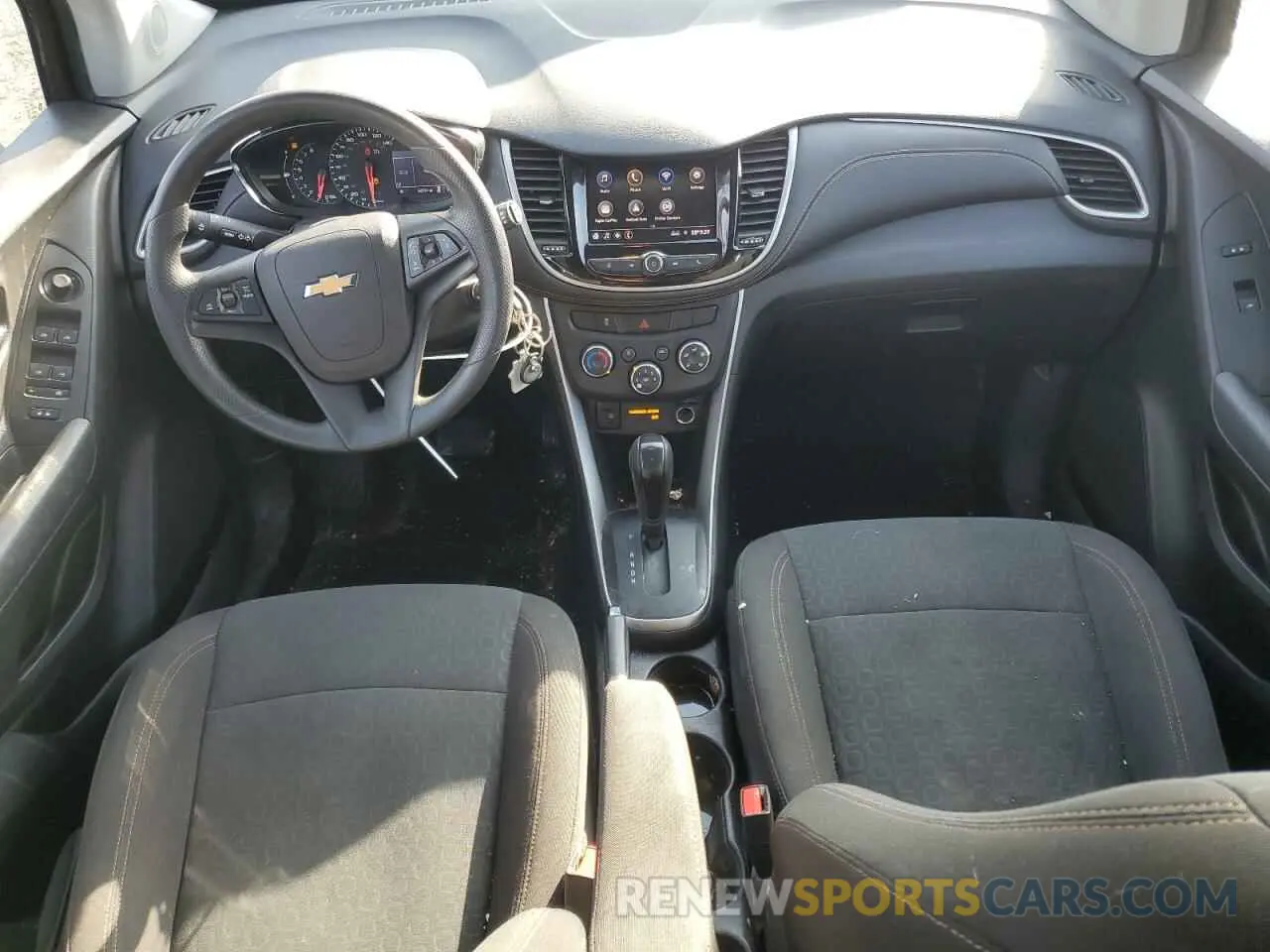 8 fotografías del automóvil dañado KL7CJKSB3LB031897 CHEVROLET TRAX 2020
