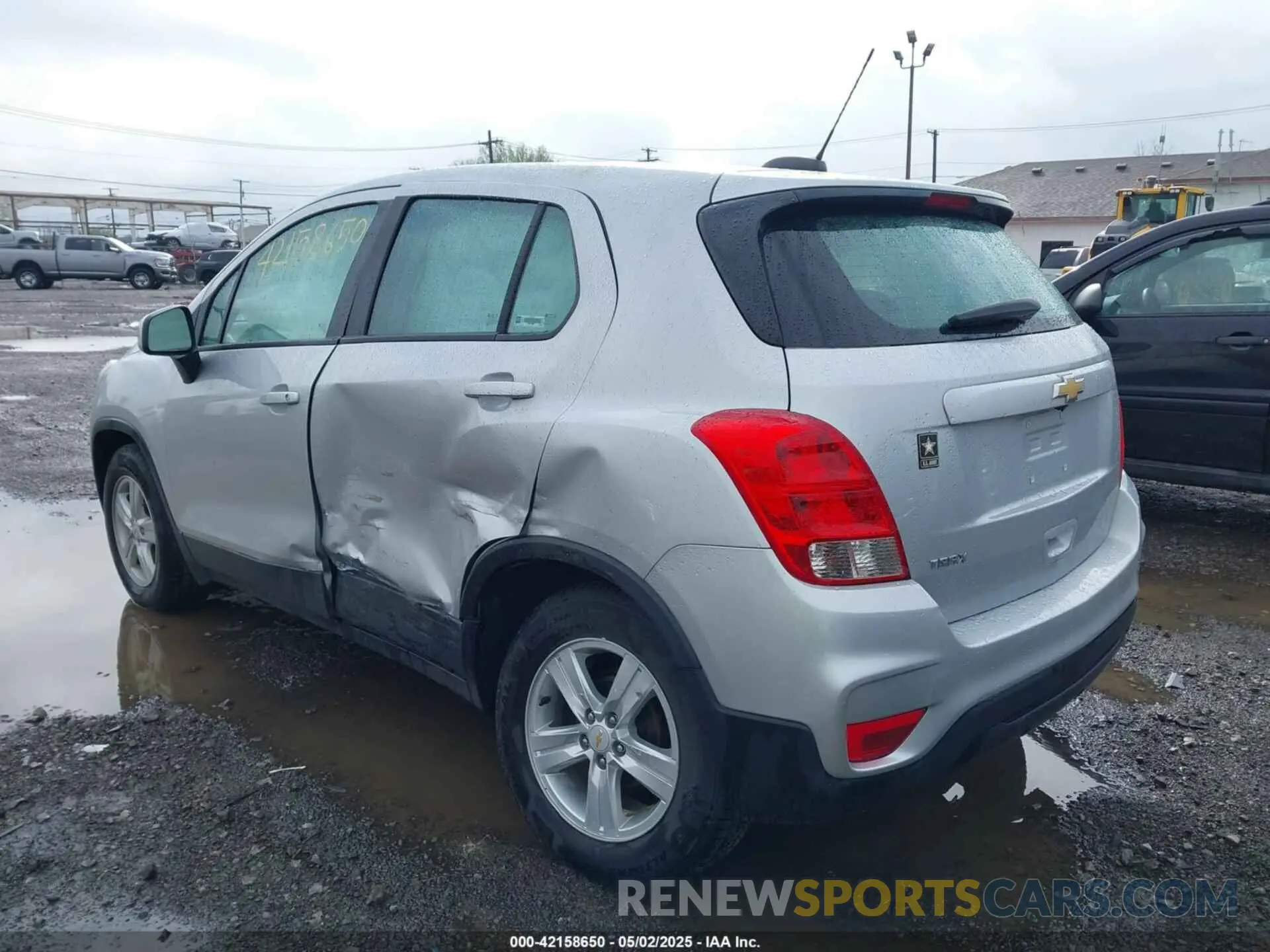 3 fotografías del automóvil dañado KL7CJKSB3LB310265 CHEVROLET TRAX 2020
