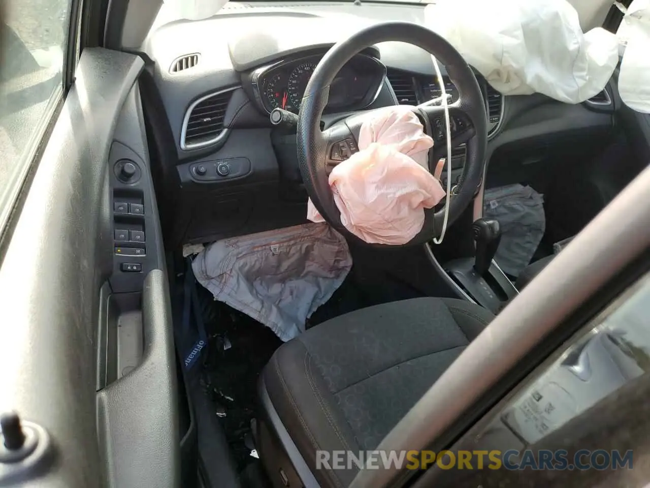 8 fotografías del automóvil dañado KL7CJKSB3LB318270 CHEVROLET TRAX 2020