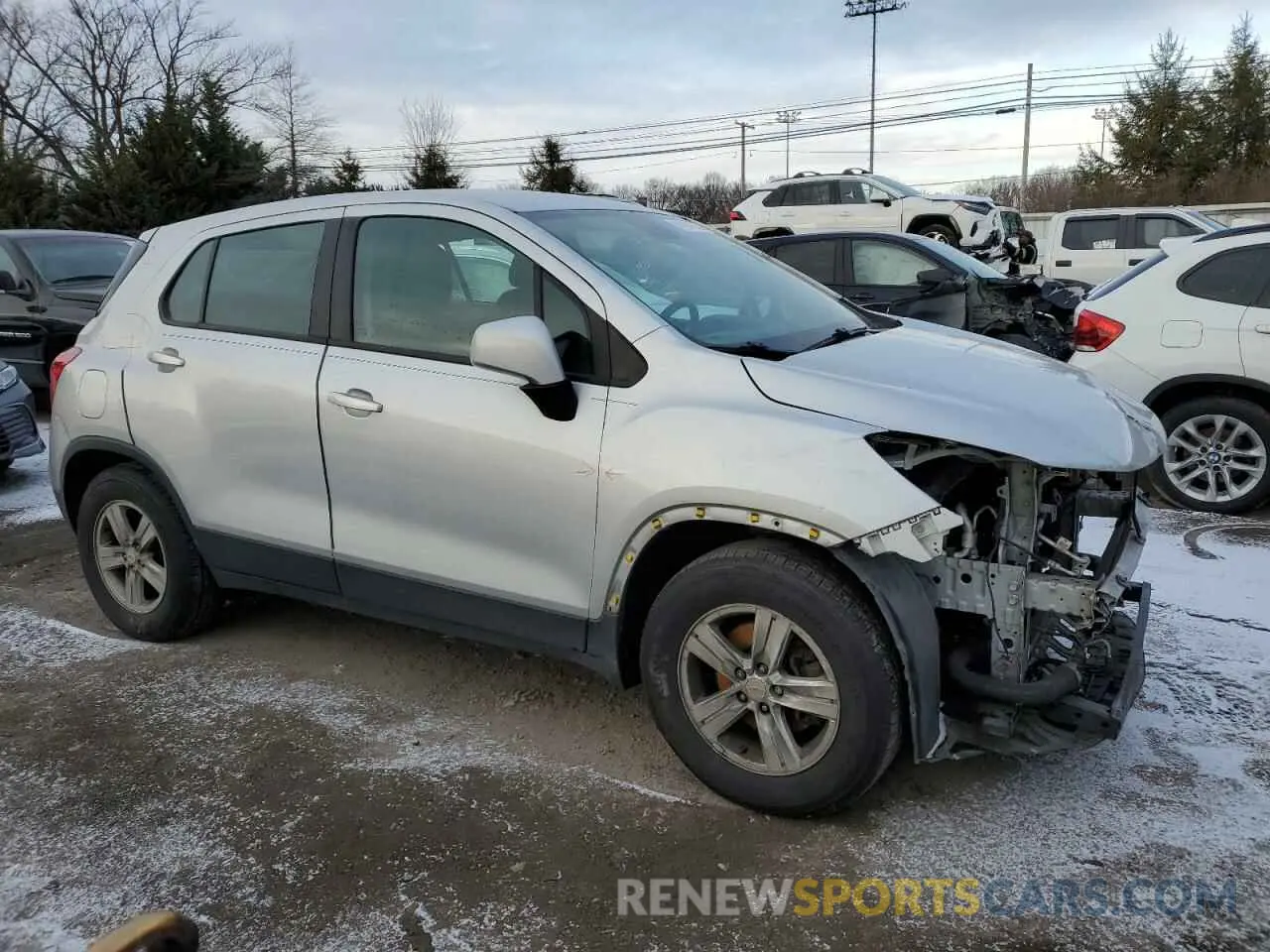 4 fotografías del automóvil dañado KL7CJKSB3LB321170 CHEVROLET TRAX 2020