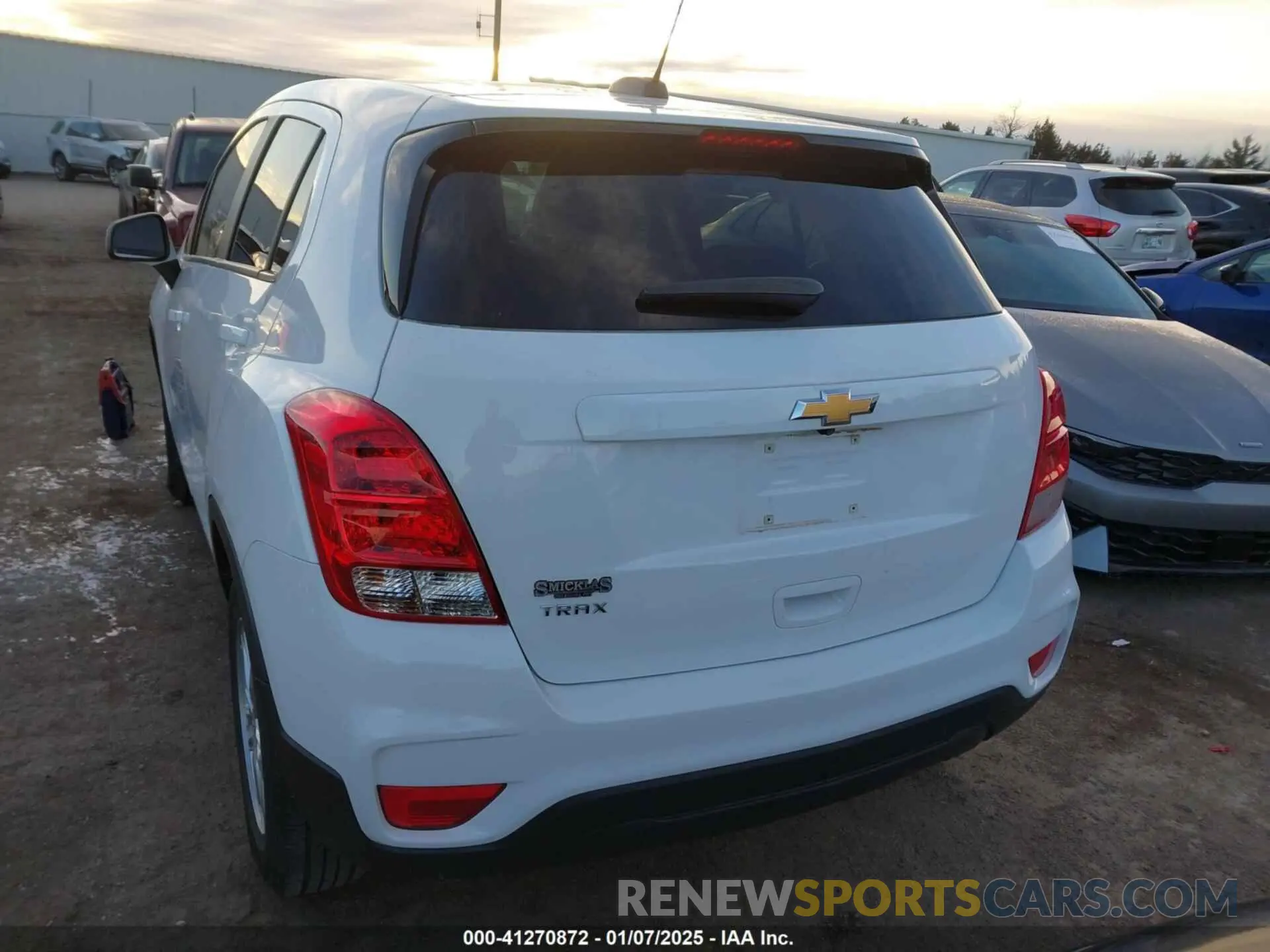 16 fotografías del automóvil dañado KL7CJKSB4LB314793 CHEVROLET TRAX 2020