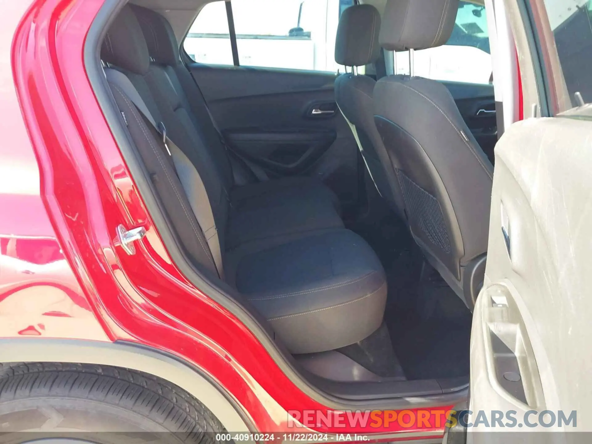 8 fotografías del automóvil dañado KL7CJKSB4LB343226 CHEVROLET TRAX 2020