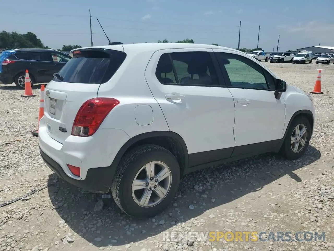 3 fotografías del automóvil dañado KL7CJKSB5LB083418 CHEVROLET TRAX 2020