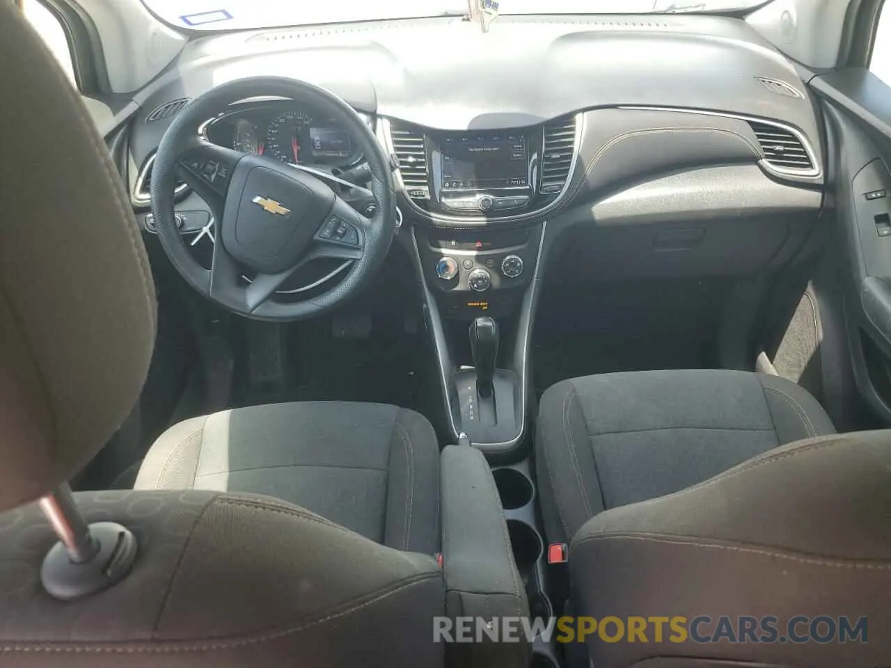 8 fotografías del automóvil dañado KL7CJKSB5LB083418 CHEVROLET TRAX 2020
