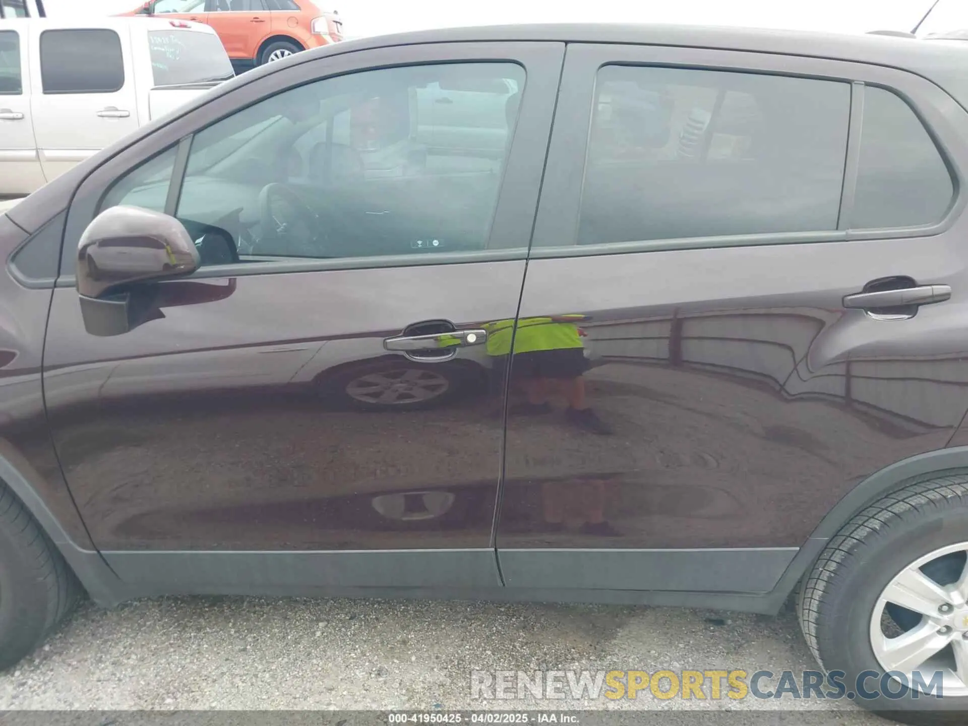 14 fotografías del automóvil dañado KL7CJKSB5LB352601 CHEVROLET TRAX 2020