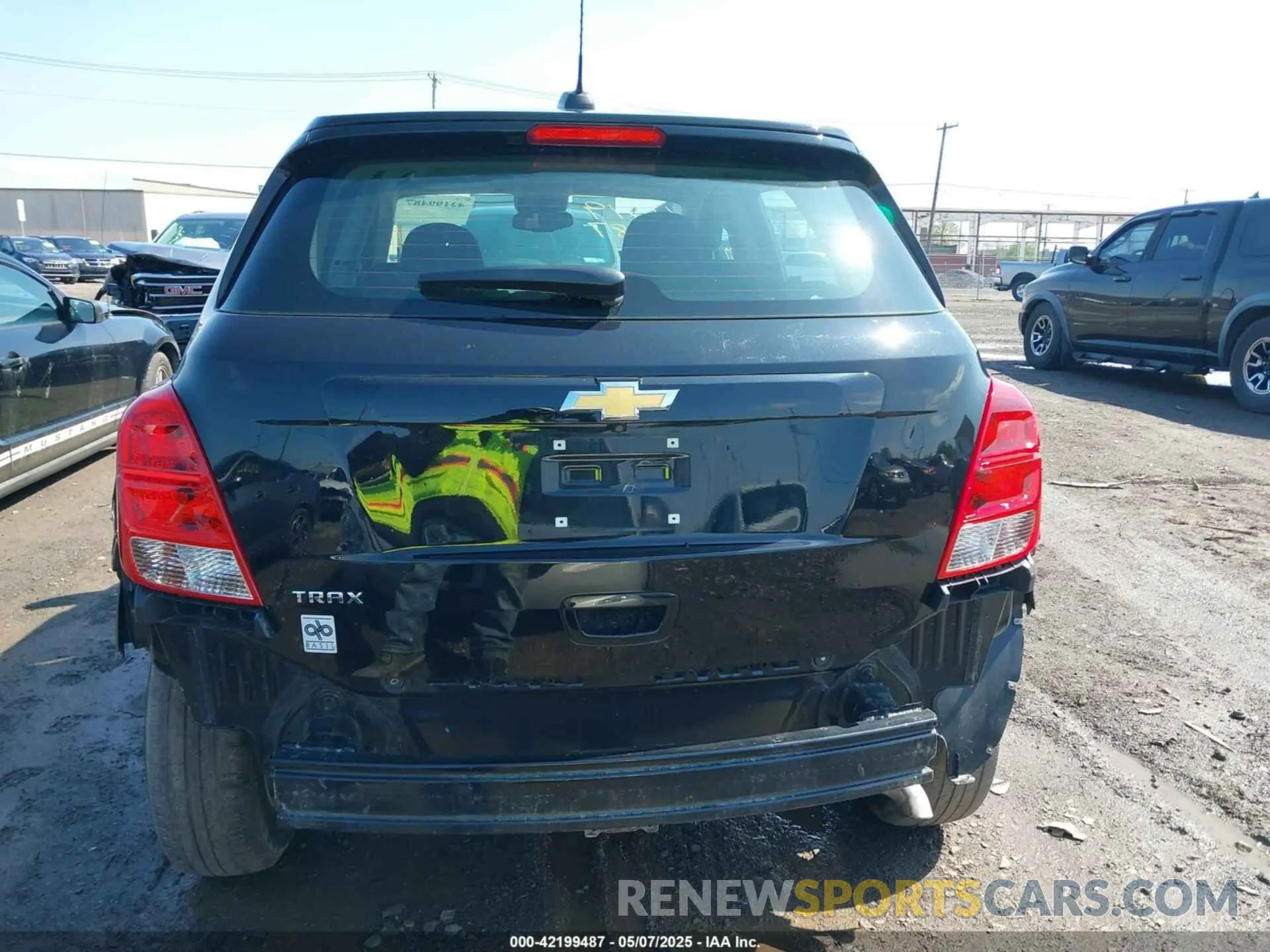 16 fotografías del automóvil dañado KL7CJKSB7LB036732 CHEVROLET TRAX 2020