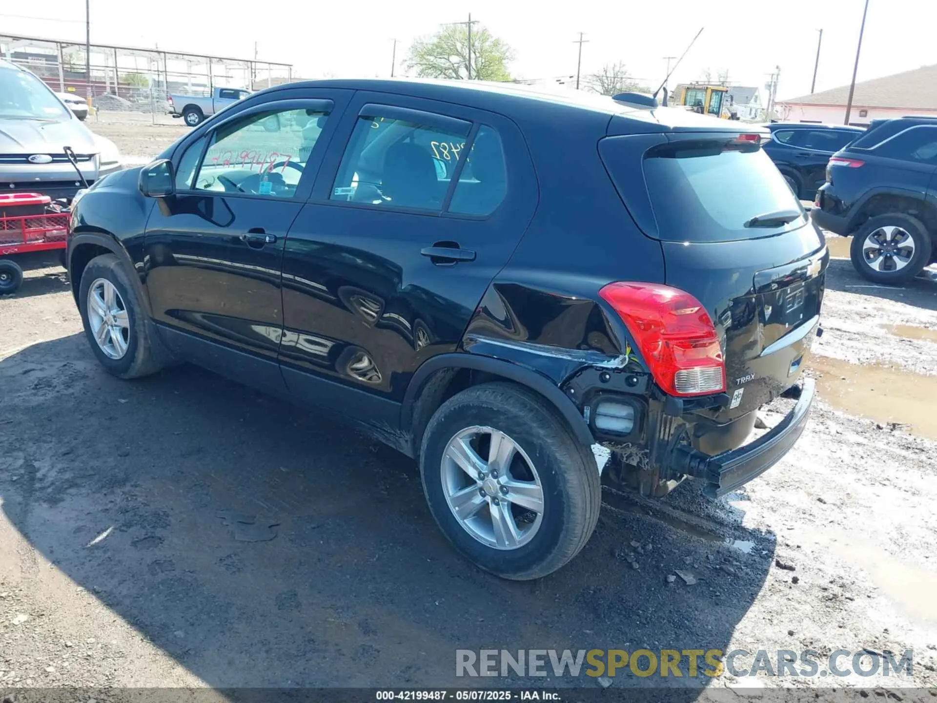 3 fotografías del automóvil dañado KL7CJKSB7LB036732 CHEVROLET TRAX 2020