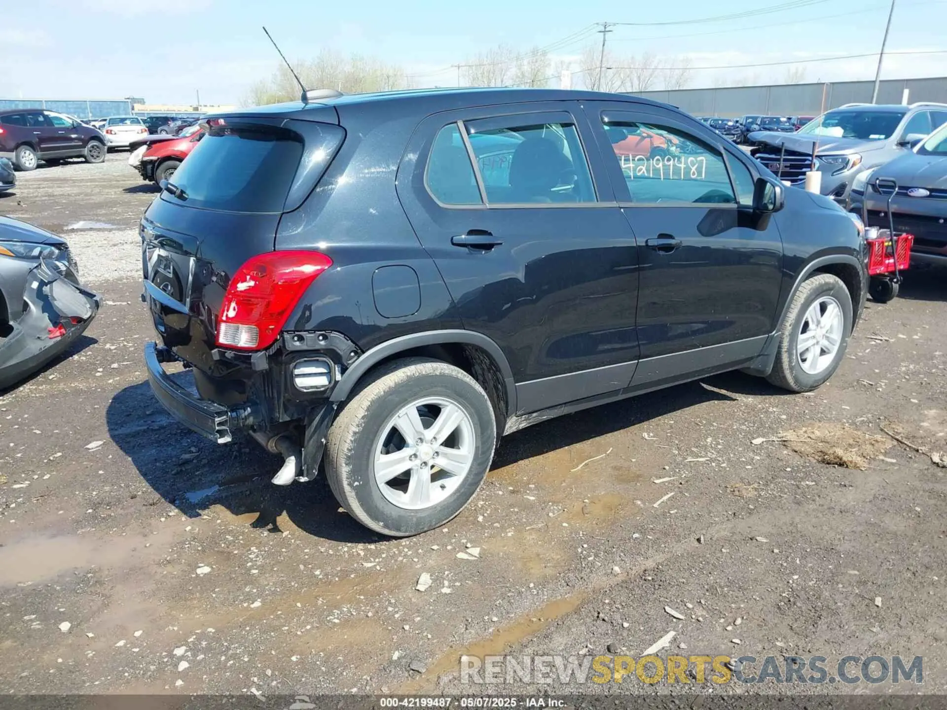 4 fotografías del automóvil dañado KL7CJKSB7LB036732 CHEVROLET TRAX 2020