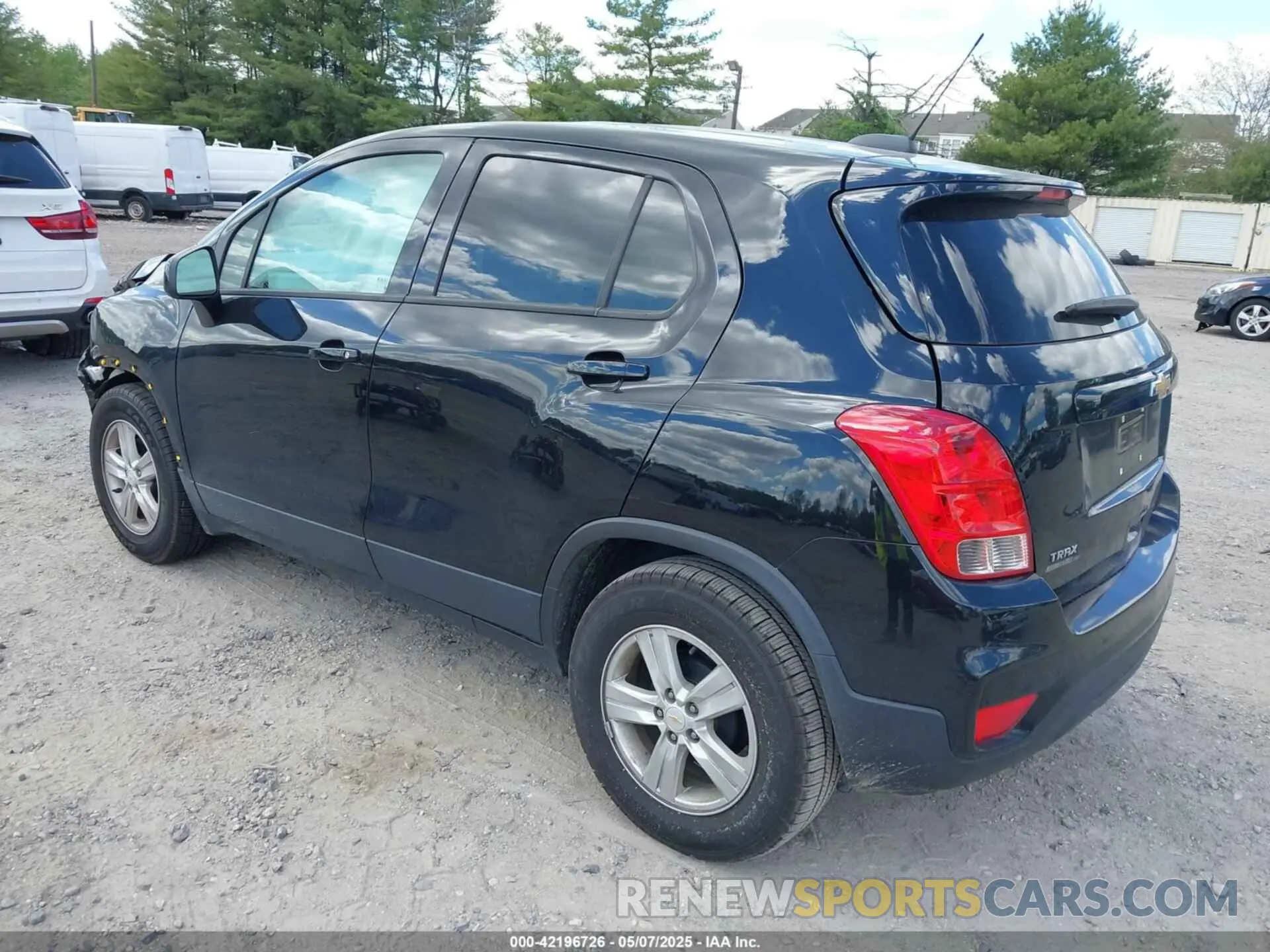 3 fotografías del automóvil dañado KL7CJKSB7LB061579 CHEVROLET TRAX 2020