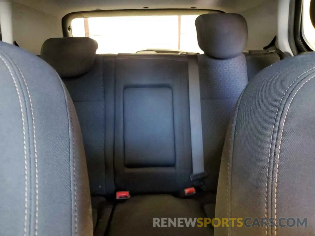 10 fotografías del automóvil dañado KL7CJKSB7LB317932 CHEVROLET TRAX 2020