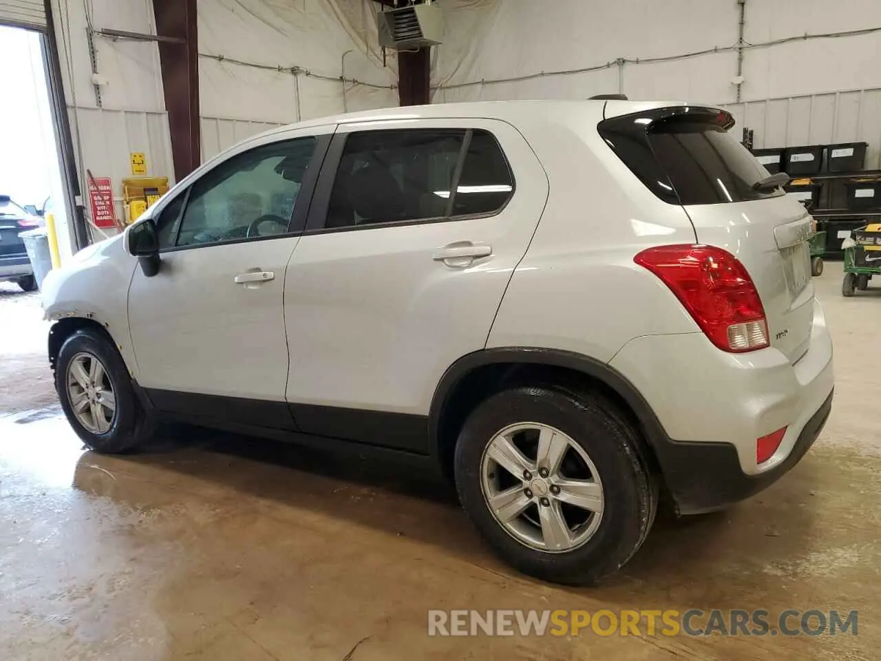 2 fotografías del automóvil dañado KL7CJKSB7LB317932 CHEVROLET TRAX 2020