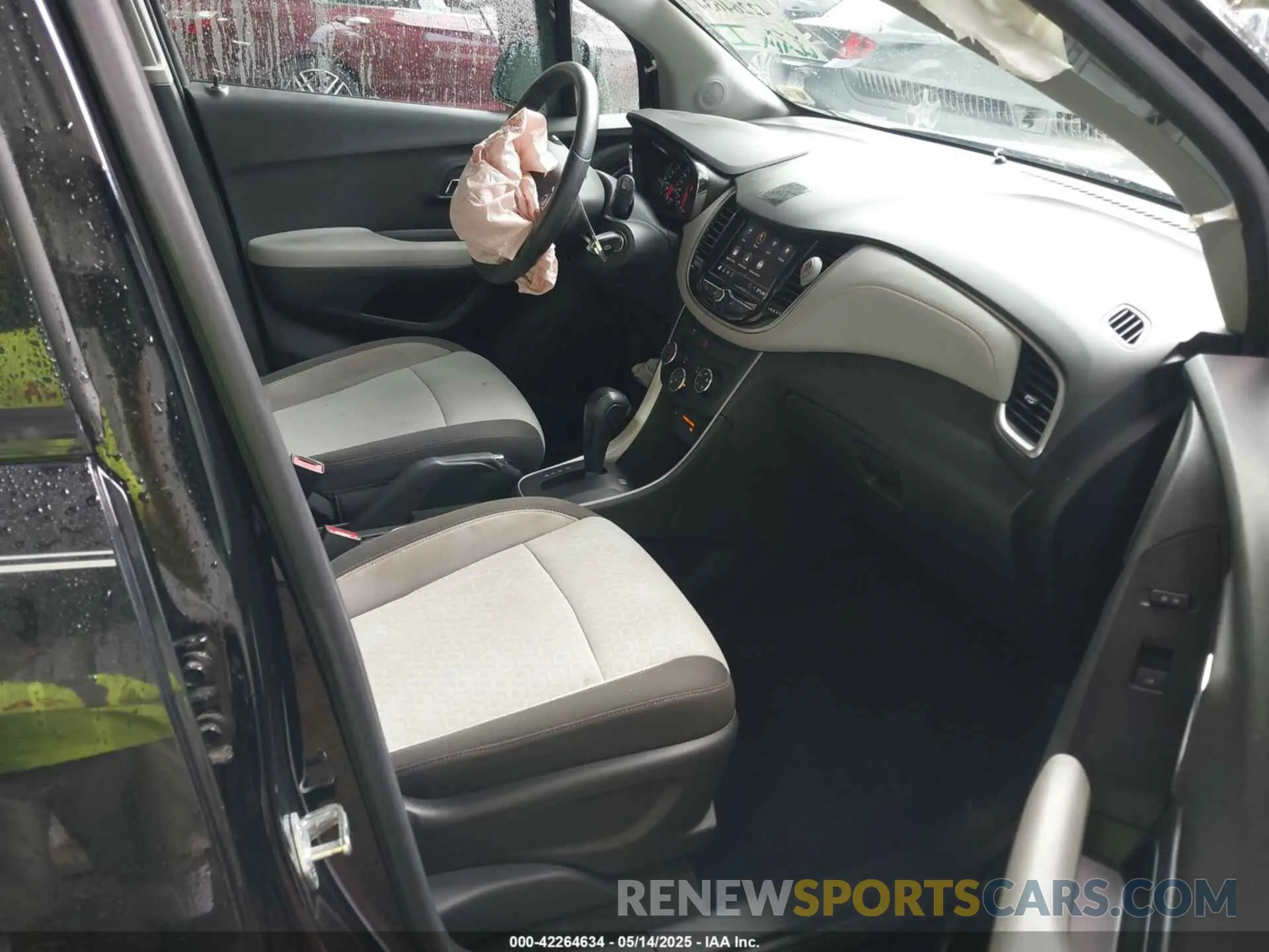 5 fotografías del automóvil dañado KL7CJKSB7LB335766 CHEVROLET TRAX 2020