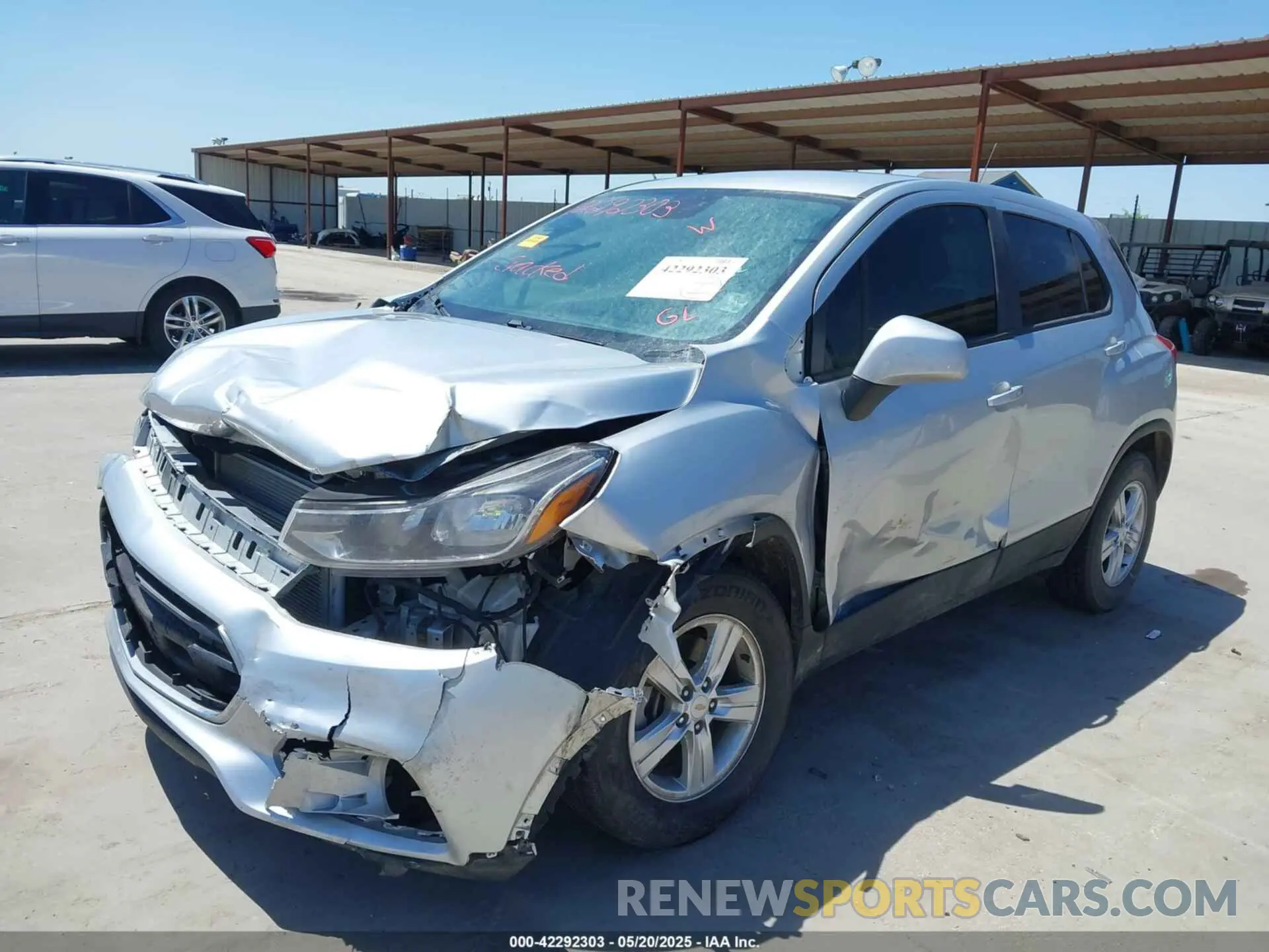 2 fotografías del automóvil dañado KL7CJKSB8LB030471 CHEVROLET TRAX 2020