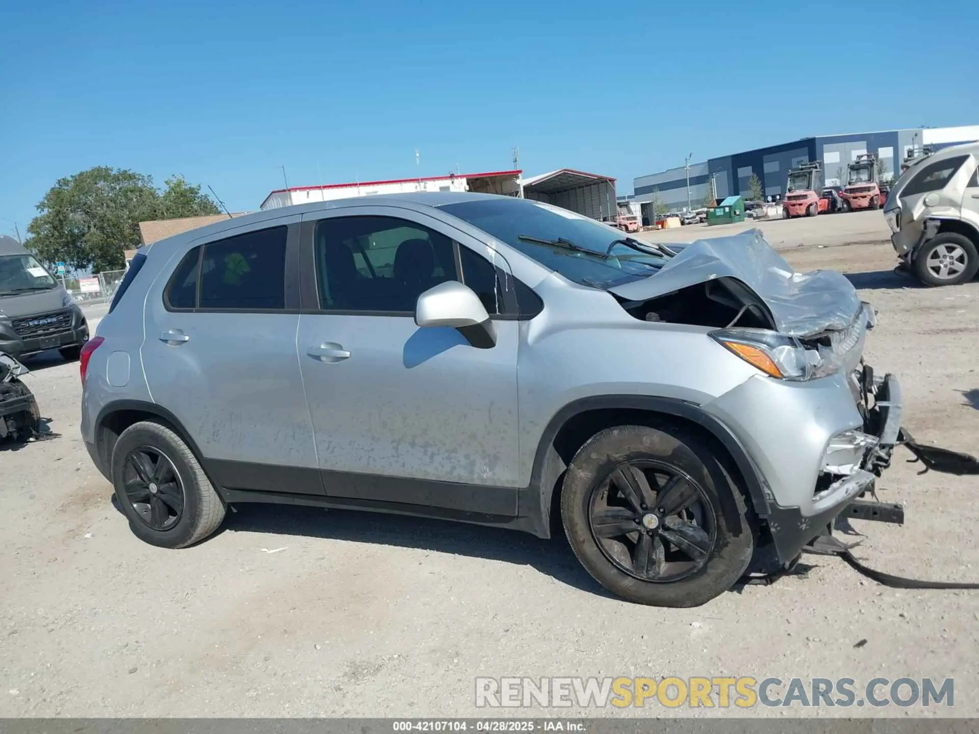 14 fotografías del automóvil dañado KL7CJKSB8LB033001 CHEVROLET TRAX 2020