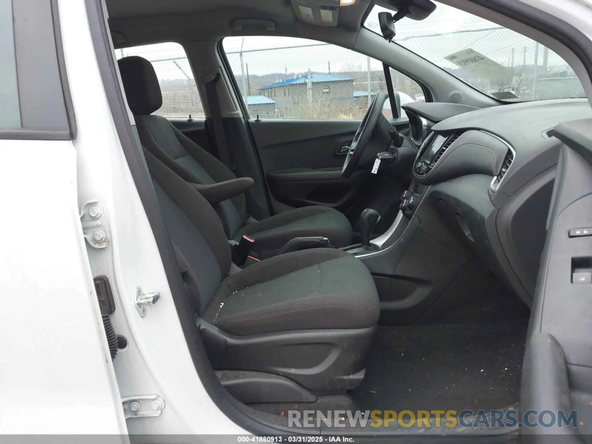 5 fotografías del automóvil dañado KL7CJKSB8LB066418 CHEVROLET TRAX 2020