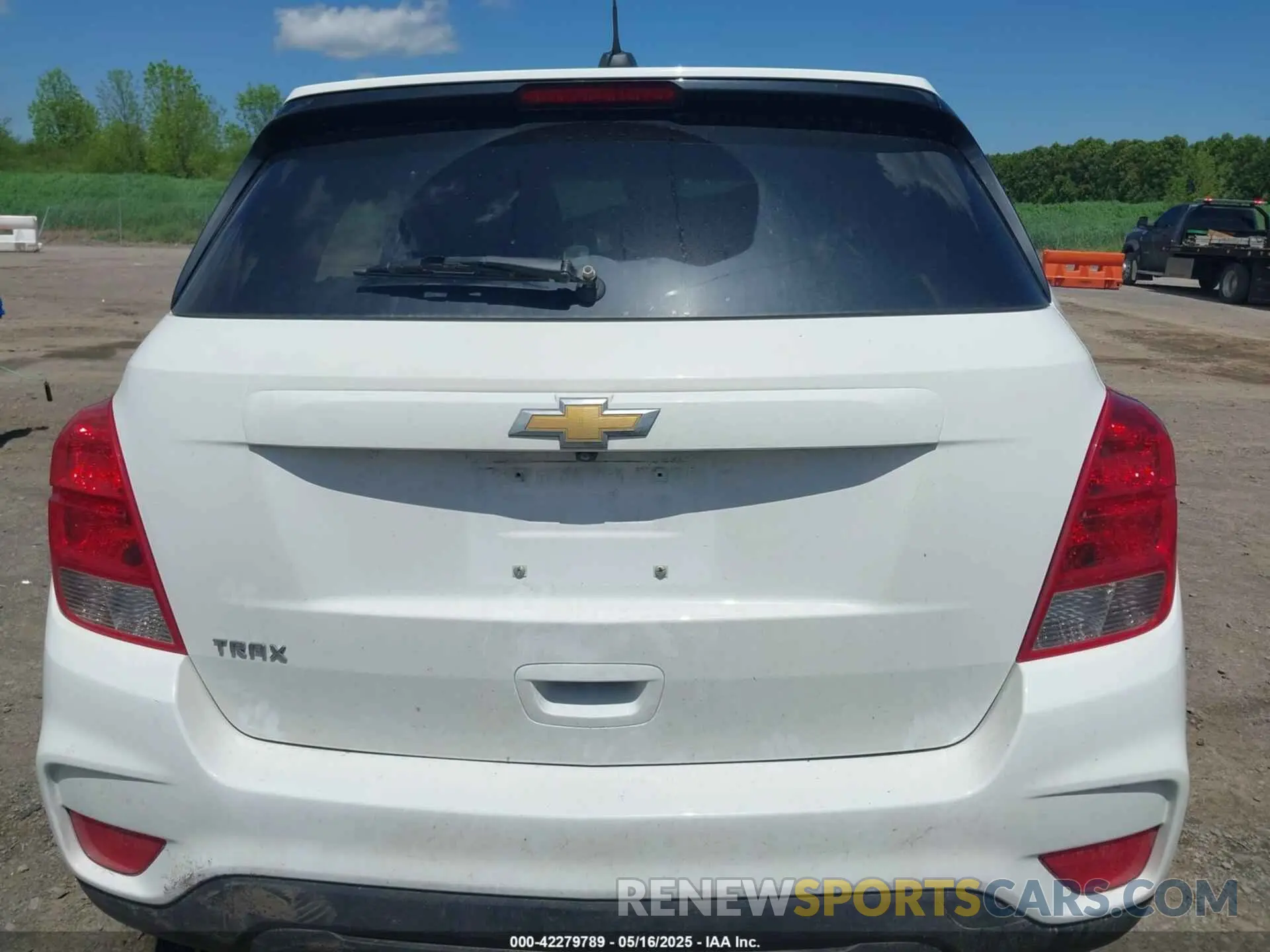 16 fotografías del automóvil dañado KL7CJKSB9LB051684 CHEVROLET TRAX 2020