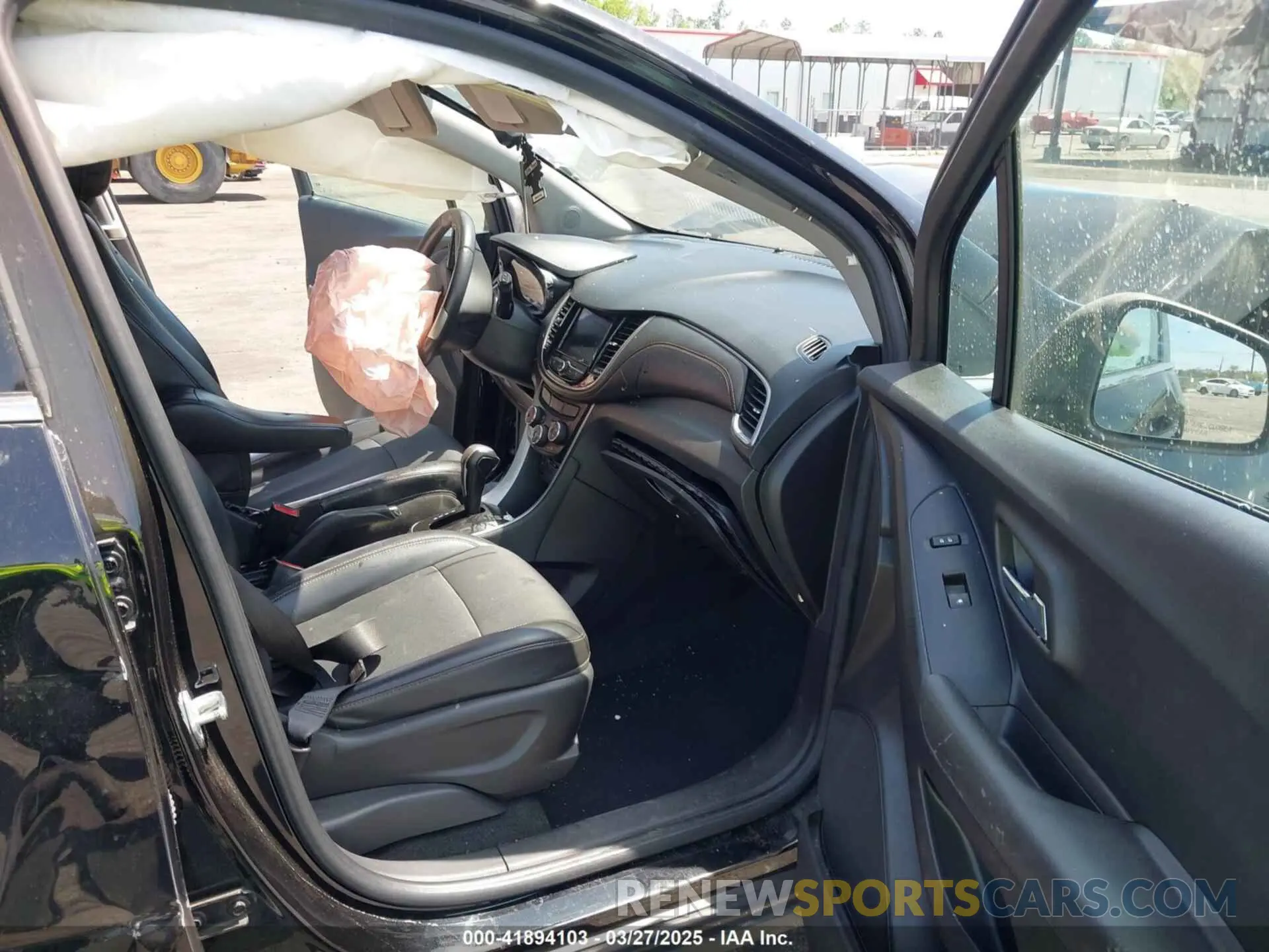 5 fotografías del automóvil dañado KL7CJLSB0LB007708 CHEVROLET TRAX 2020