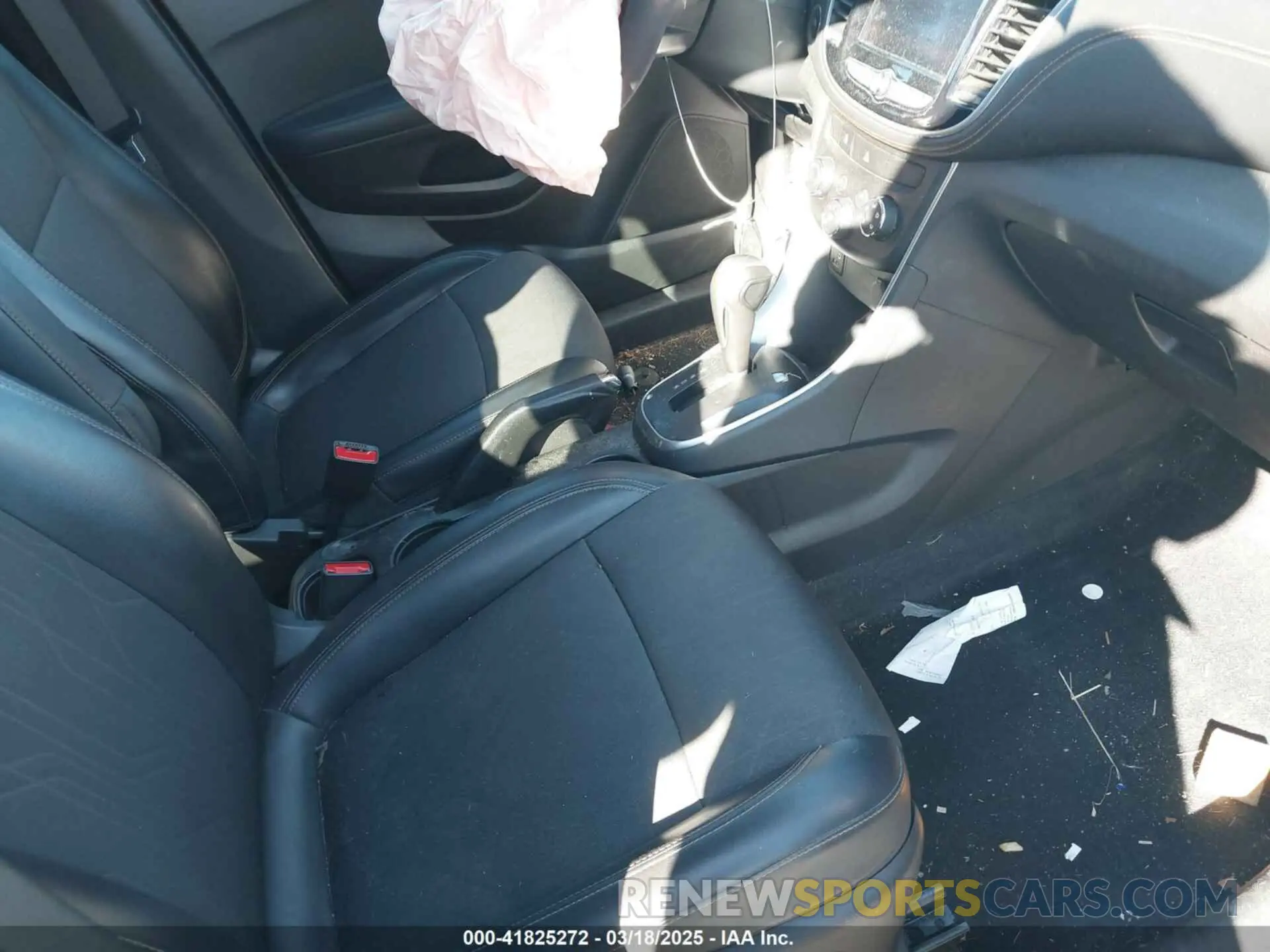 5 fotografías del automóvil dañado KL7CJLSB0LB029045 CHEVROLET TRAX 2020