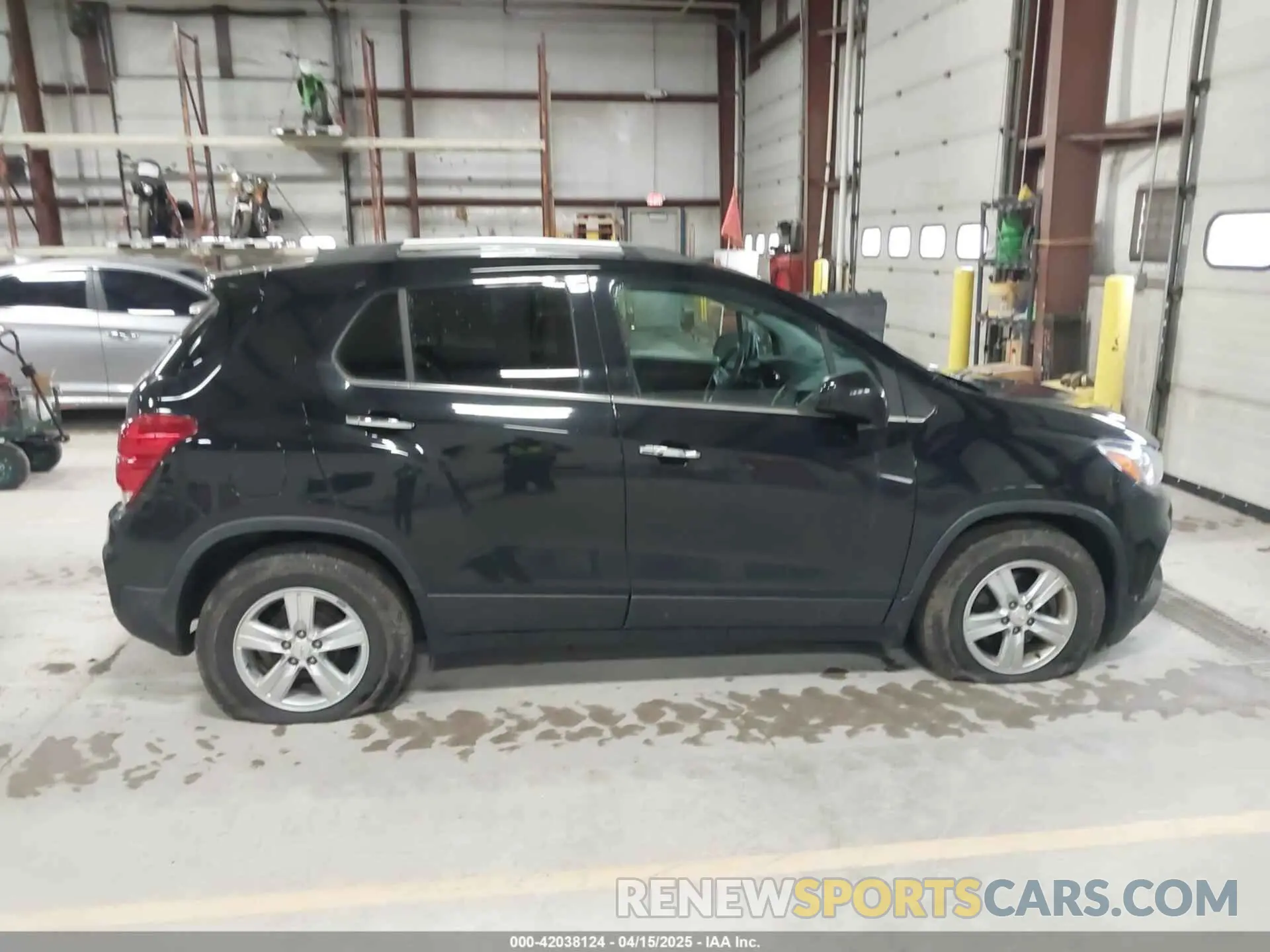 14 fotografías del automóvil dañado KL7CJLSB0LB092579 CHEVROLET TRAX 2020