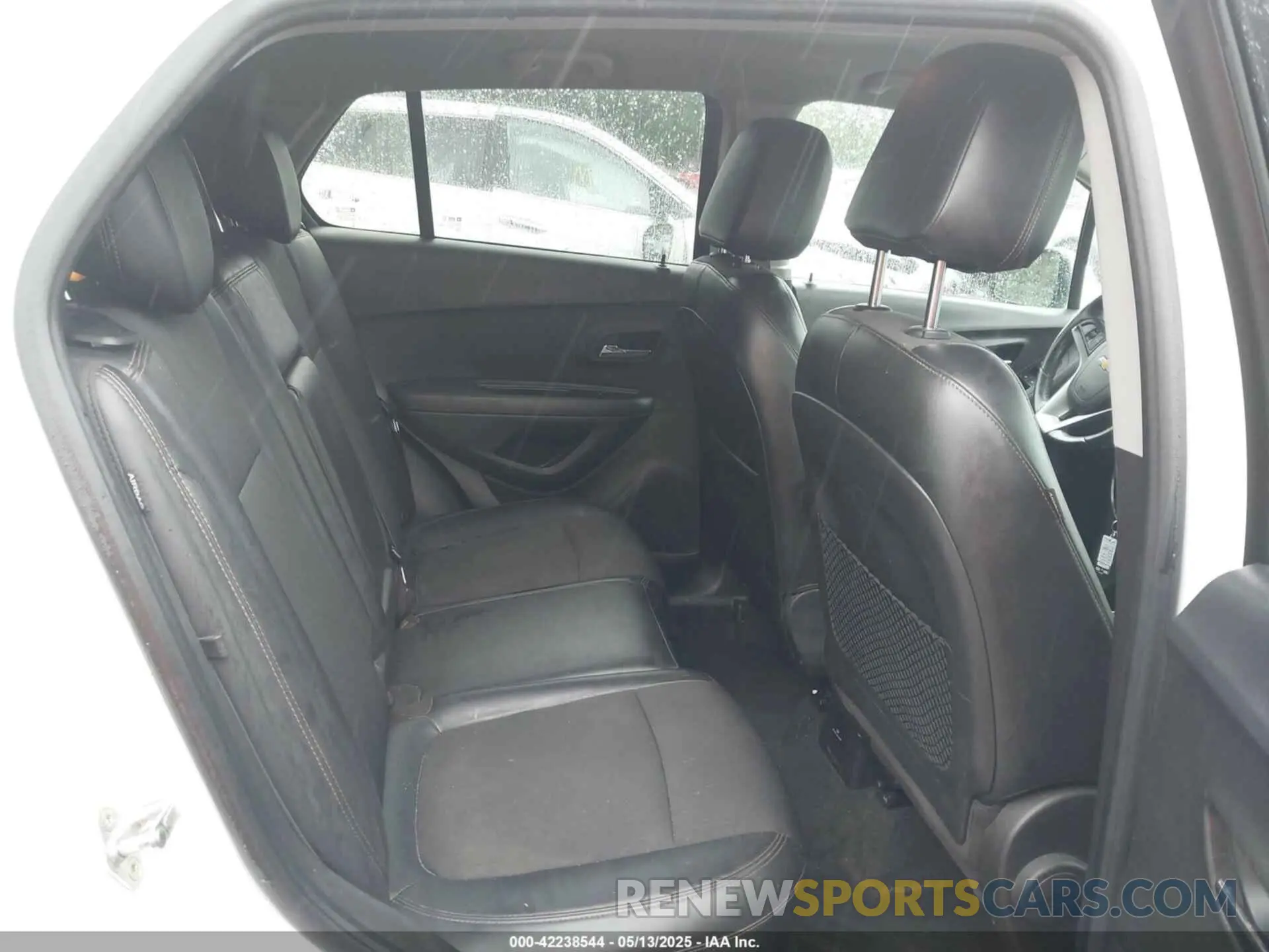 8 fotografías del automóvil dañado KL7CJLSB2LB006897 CHEVROLET TRAX 2020