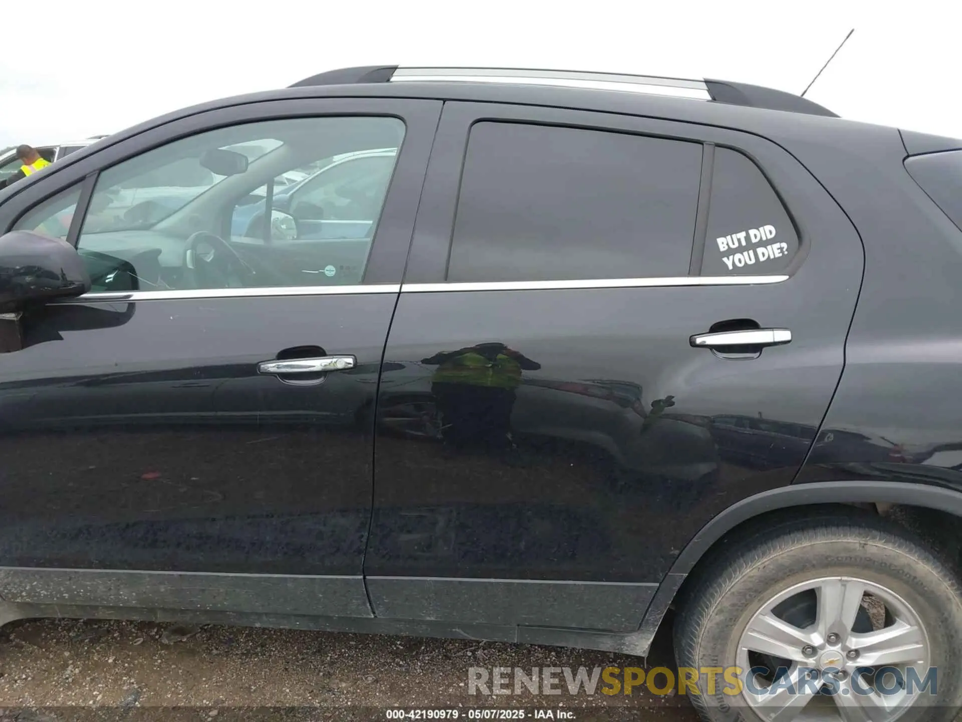 14 fotografías del automóvil dañado KL7CJLSB2LB015650 CHEVROLET TRAX 2020