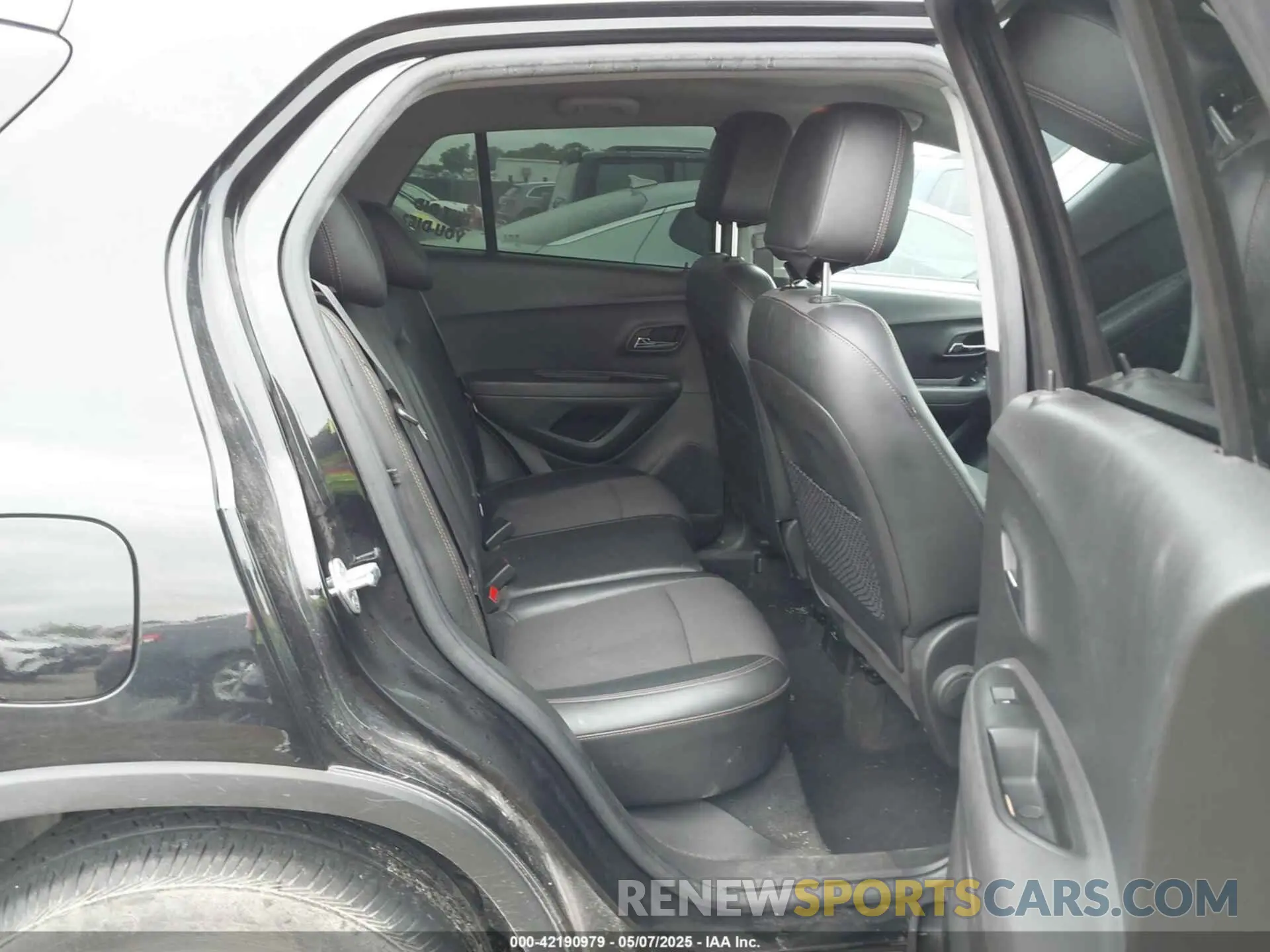 8 fotografías del automóvil dañado KL7CJLSB2LB015650 CHEVROLET TRAX 2020