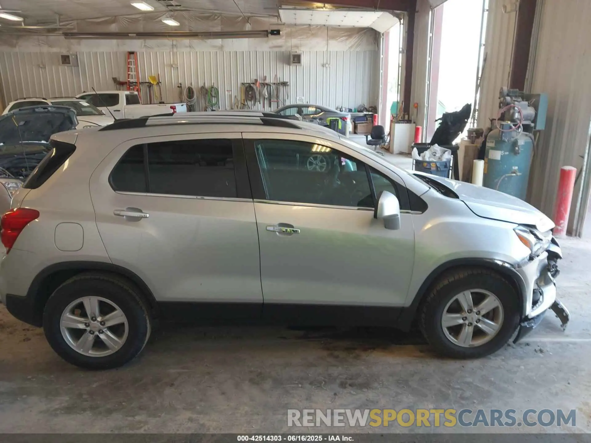 13 fotografías del automóvil dañado KL7CJLSB3LB027497 CHEVROLET TRAX 2020