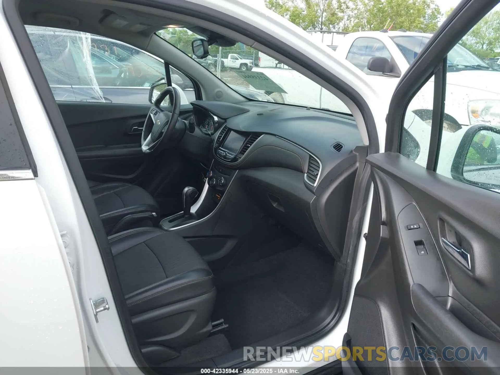 5 fotografías del automóvil dañado KL7CJLSB4LB069208 CHEVROLET TRAX 2020