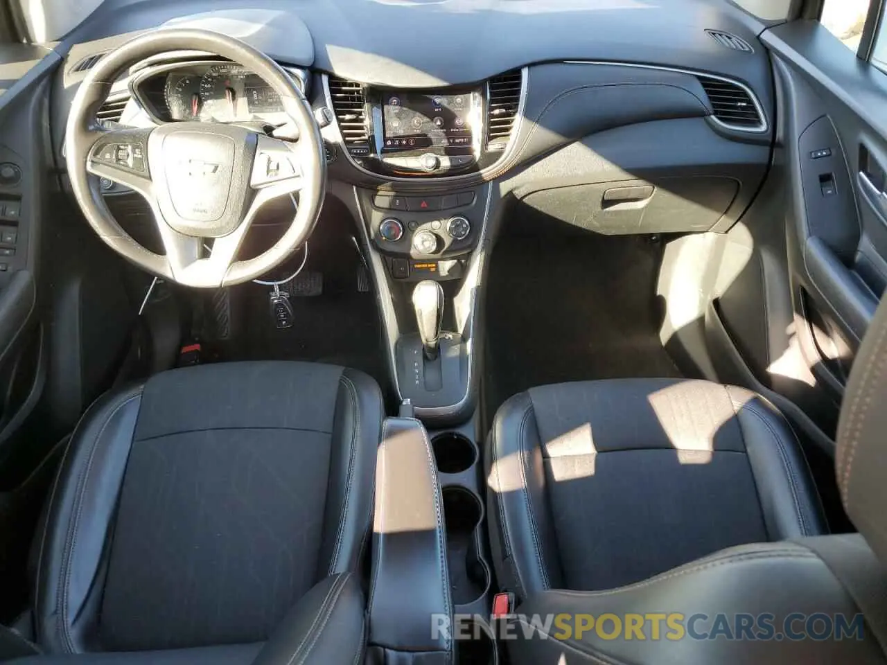 8 fotografías del automóvil dañado KL7CJLSB4LB084159 CHEVROLET TRAX 2020